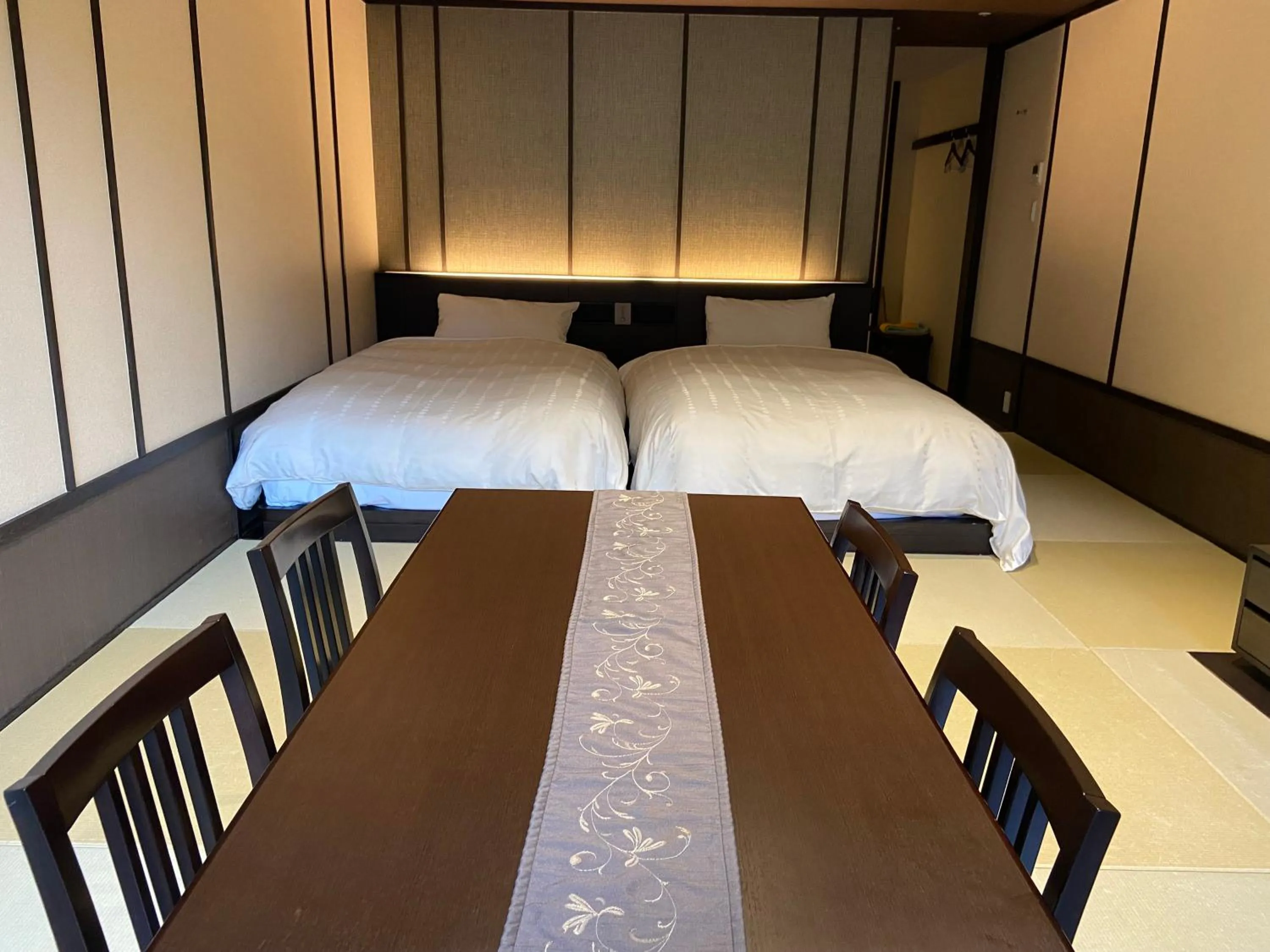 Photo of the whole room, Bed in Hakone Kowakien Tenyu