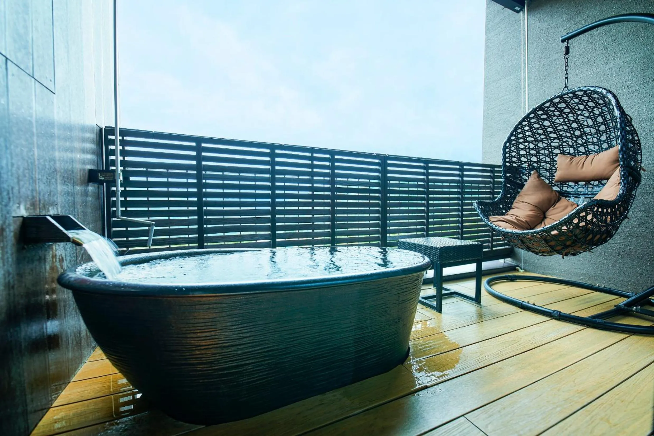 Hot Tub in Hakone Kowakien Tenyu