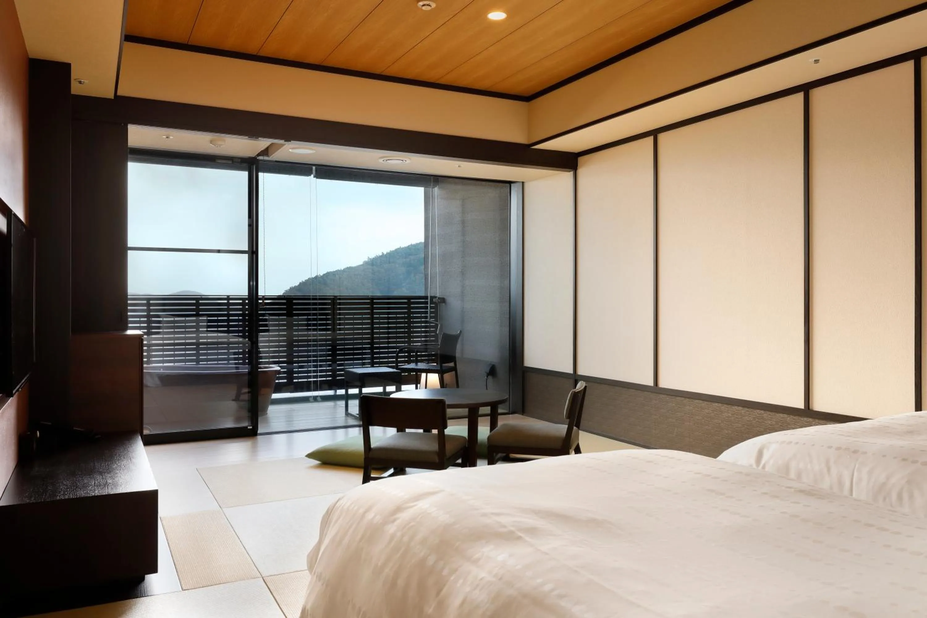 Photo of the whole room, Bed in Hakone Kowakien Tenyu