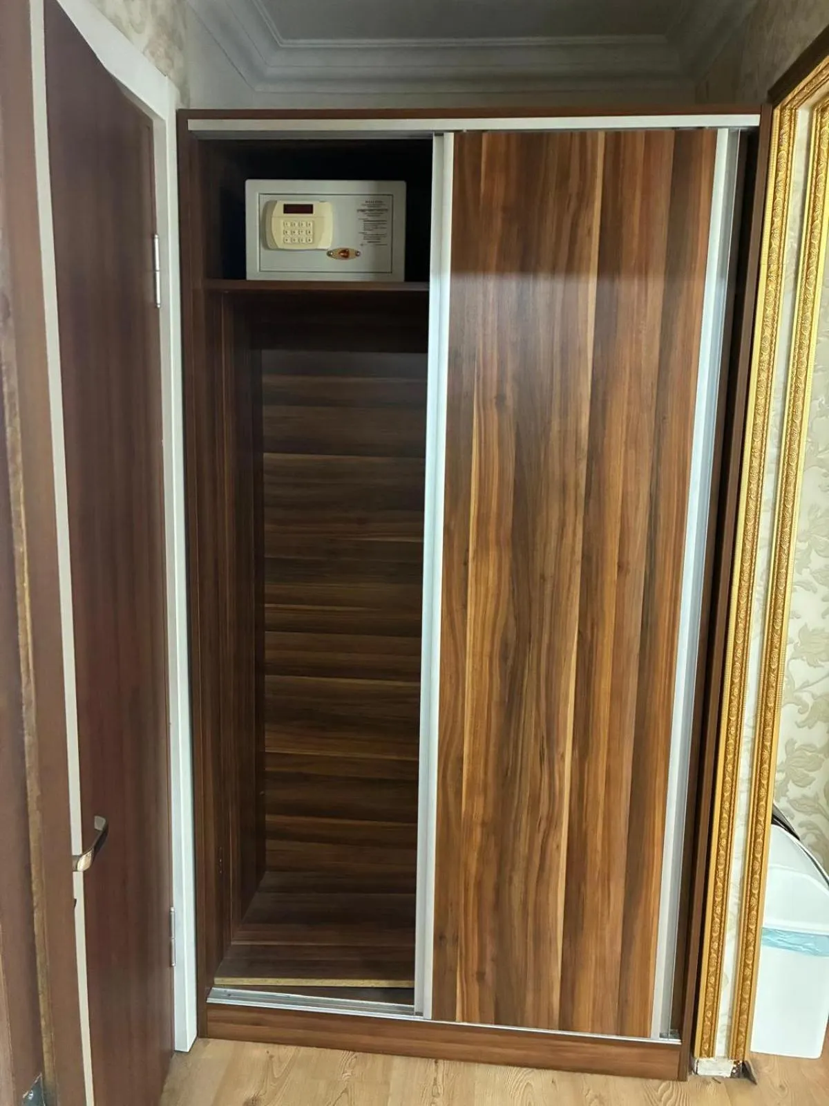 safe in Angels Garden Hotel - Special Catagory