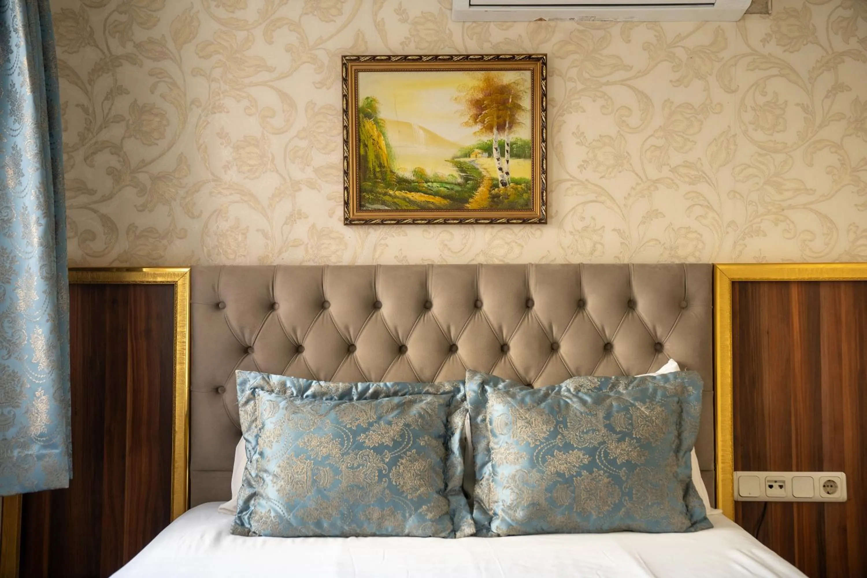 Bed in Angels Garden Hotel - Special Catagory