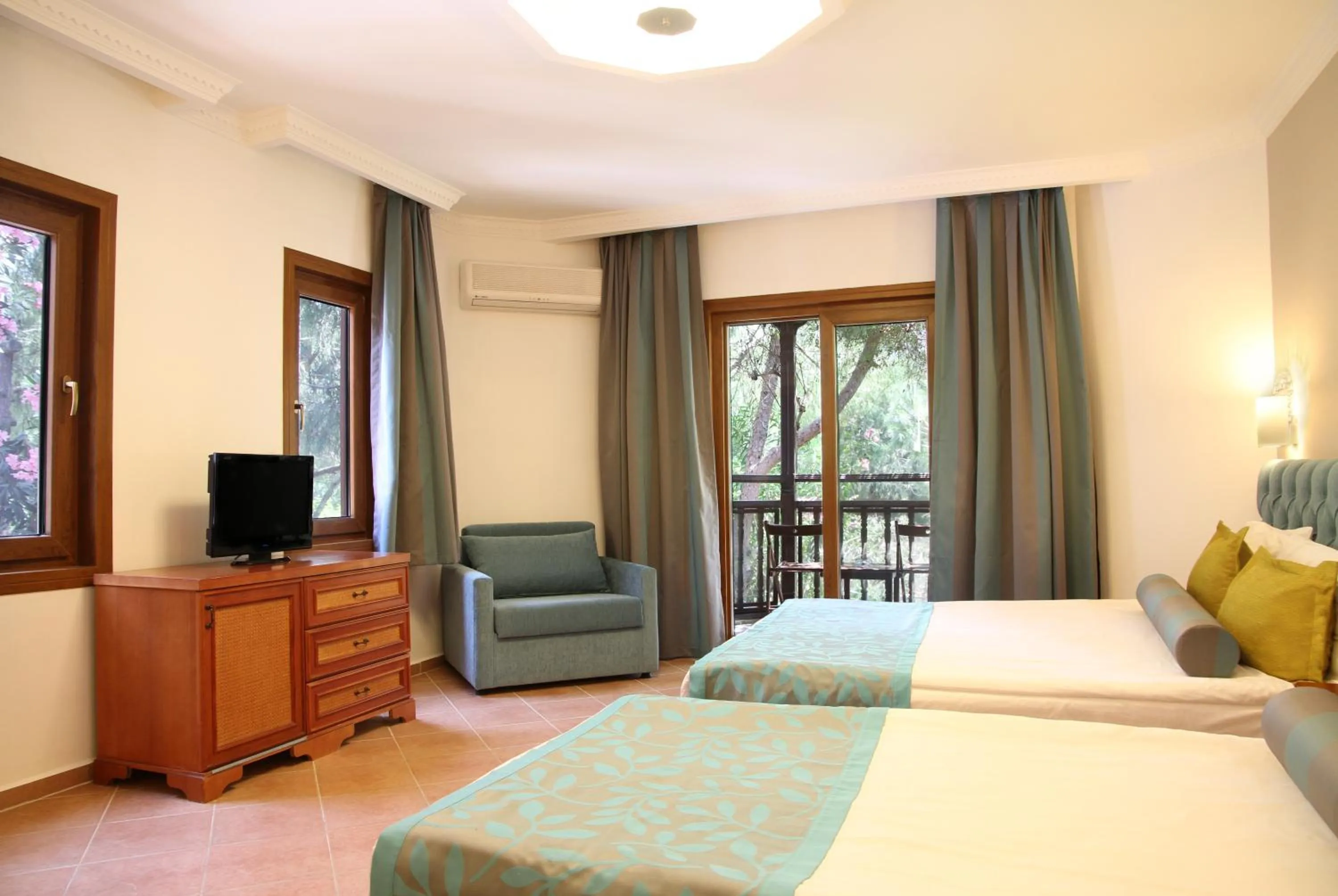 Photo of the whole room, Bed in Selectum Family Resort Belek