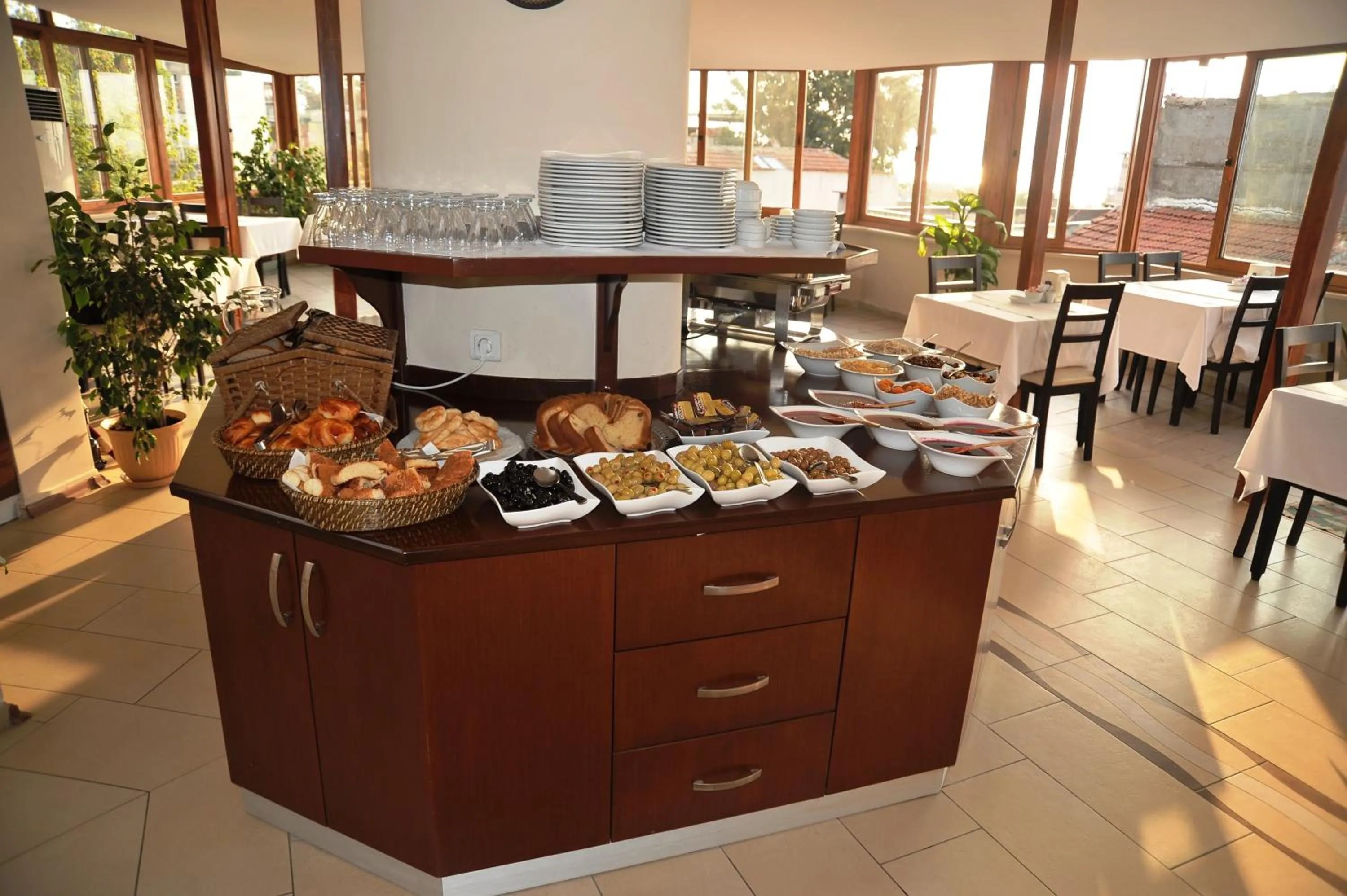 Restaurant/places to eat in Artefes Hotel Old City