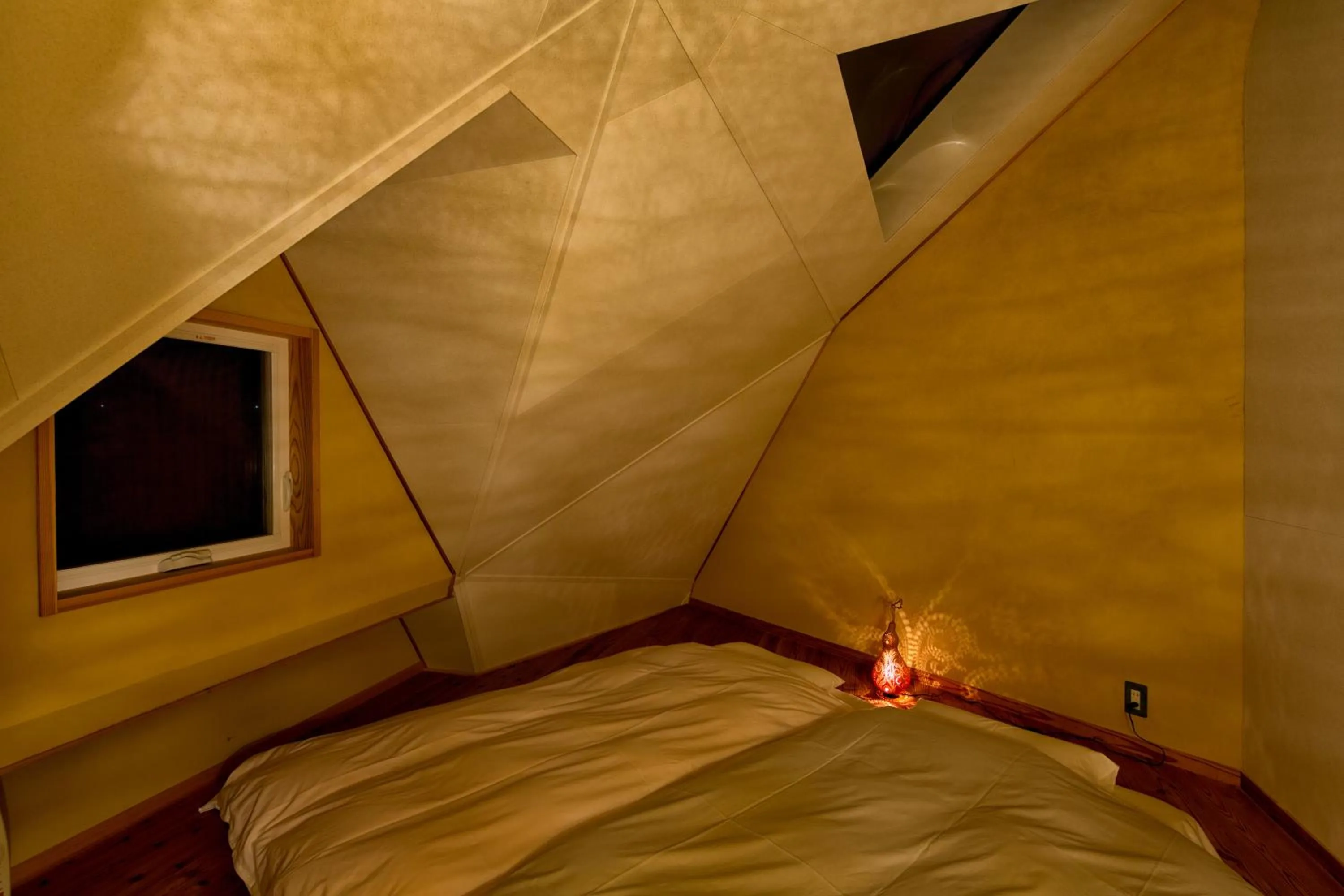 Bed in Twin Dome Ryugu