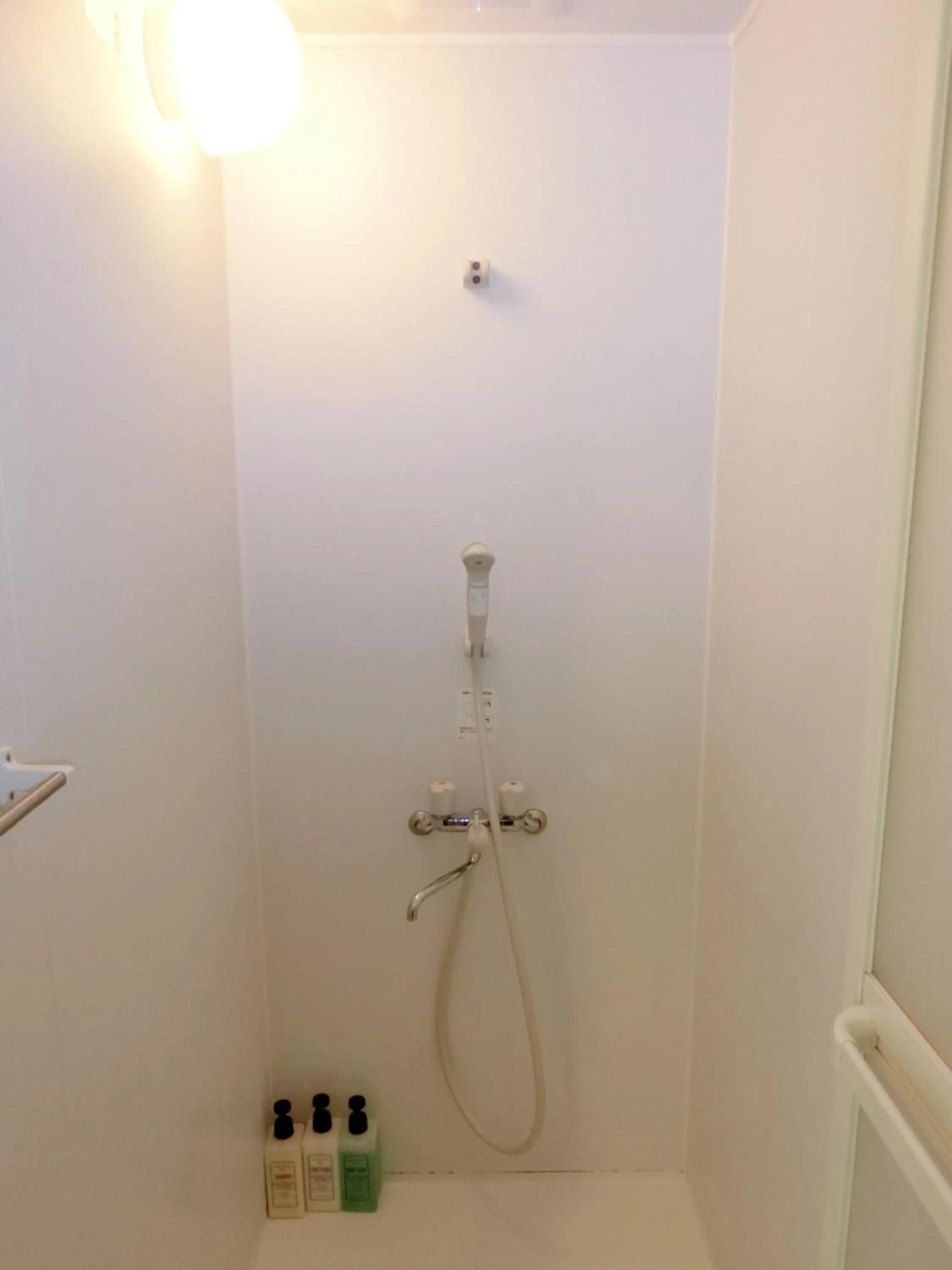 Shower in Plage Yuigahama