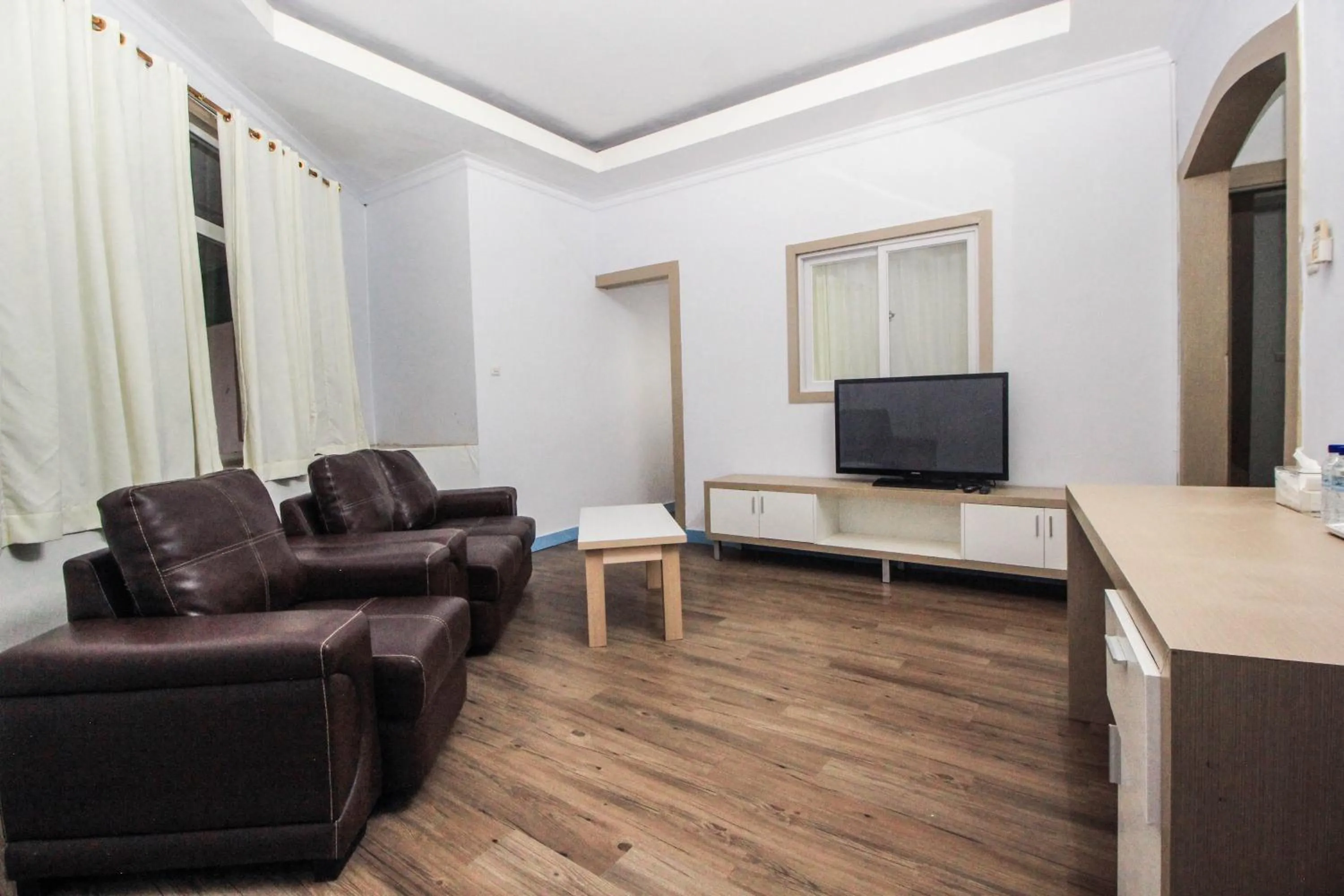 Communal lounge/ TV room in Allisa Resort Hotel