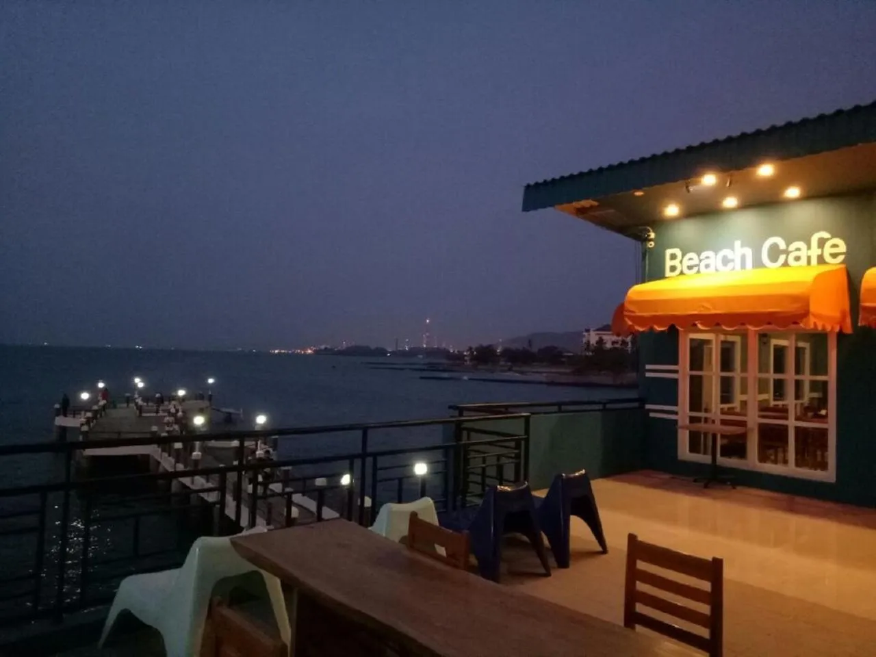 Restaurant/places to eat in Allisa Resort Hotel