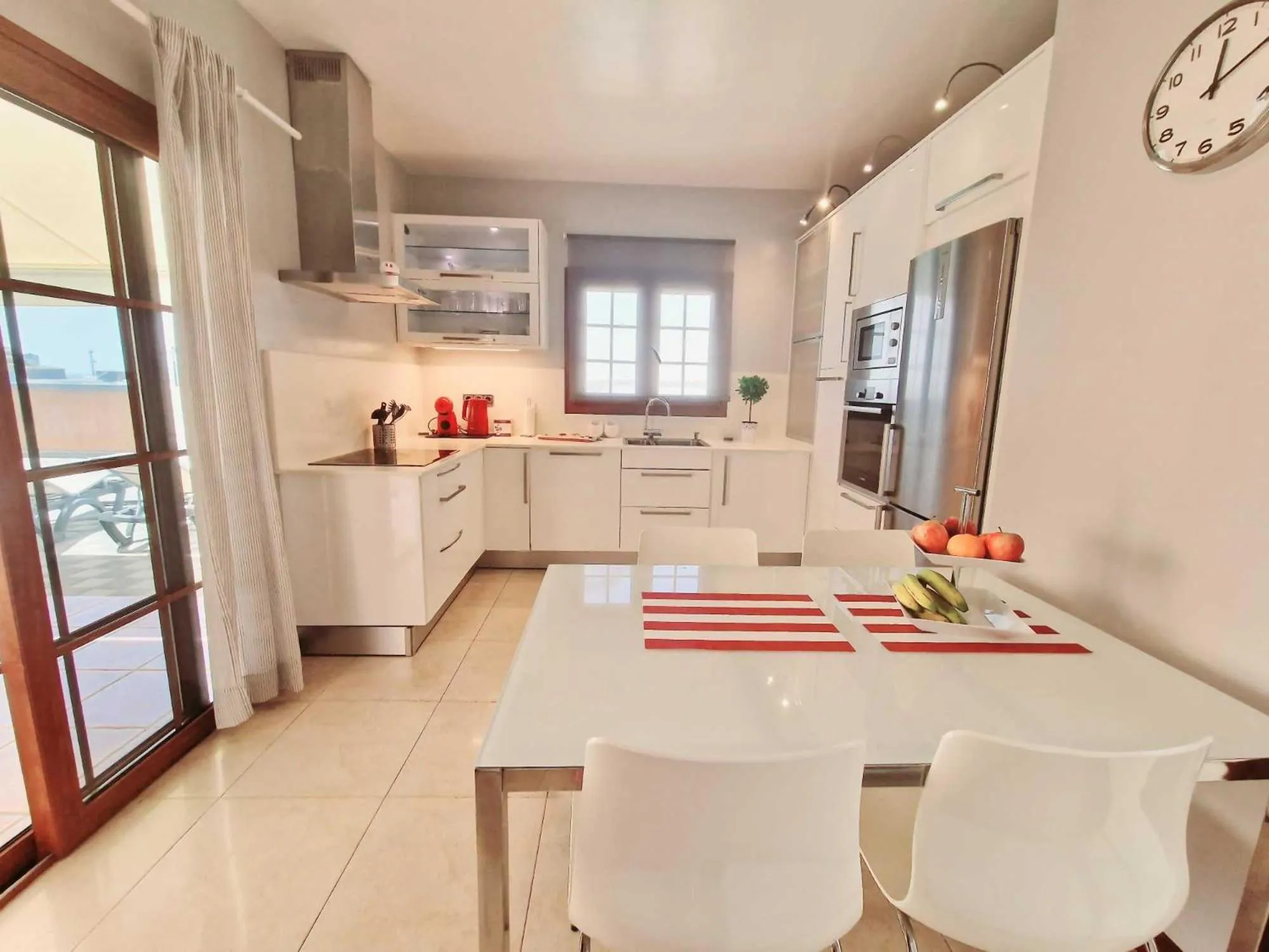 Kitchen or kitchenette in Casa Daniela en Costa Teguise