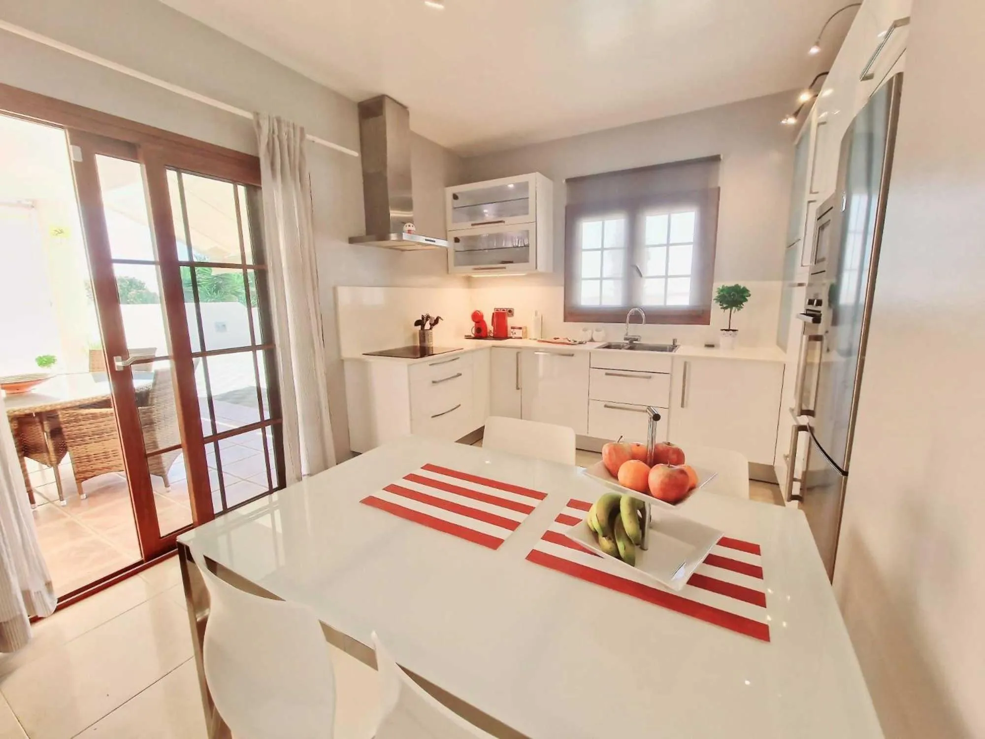 Kitchen or kitchenette in Casa Daniela en Costa Teguise