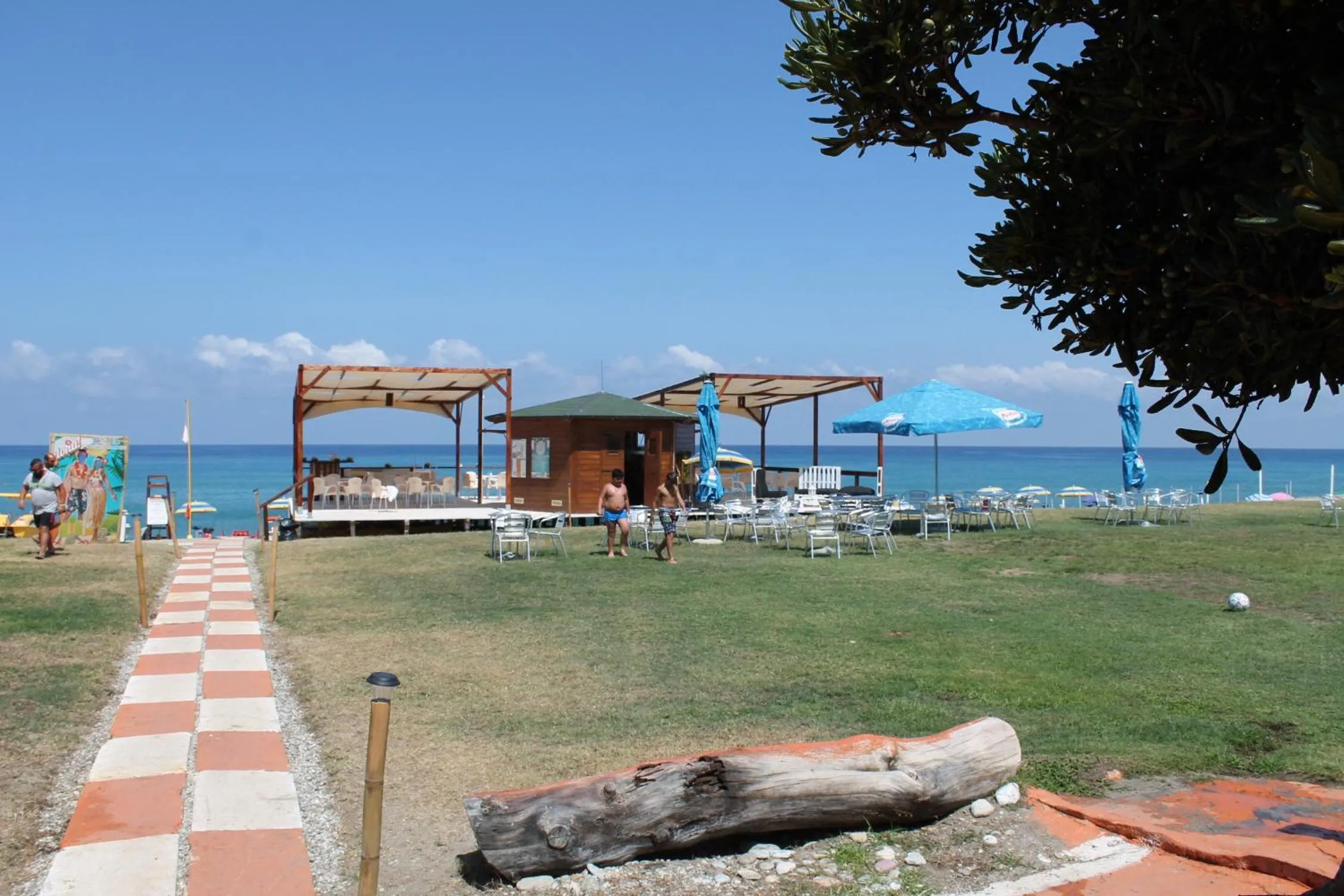 Restaurant/places to eat in Hotel South Paradise