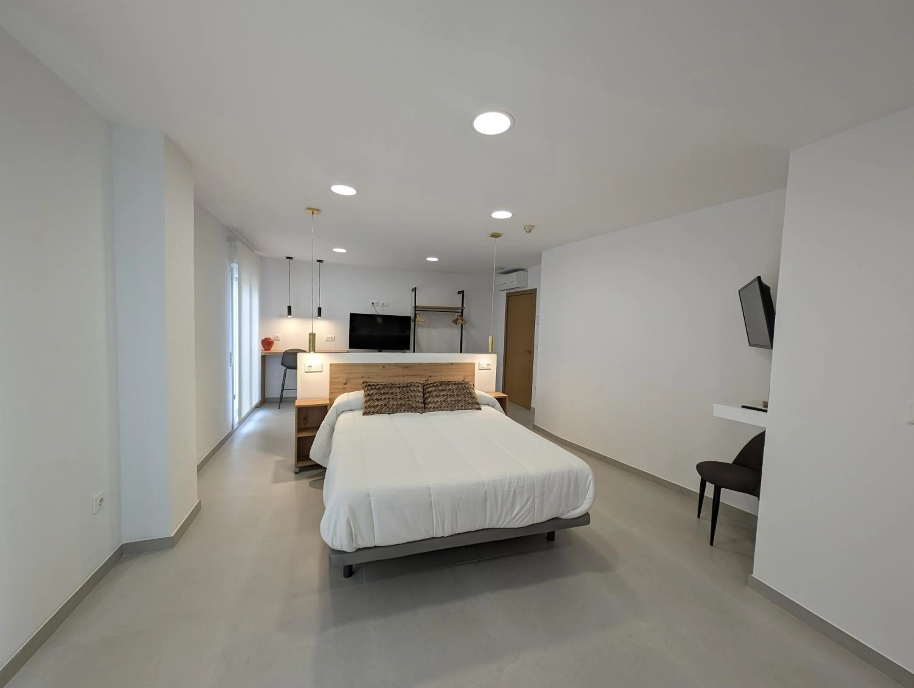 Photo of the whole room, Bed in Gran Hotel Toledo