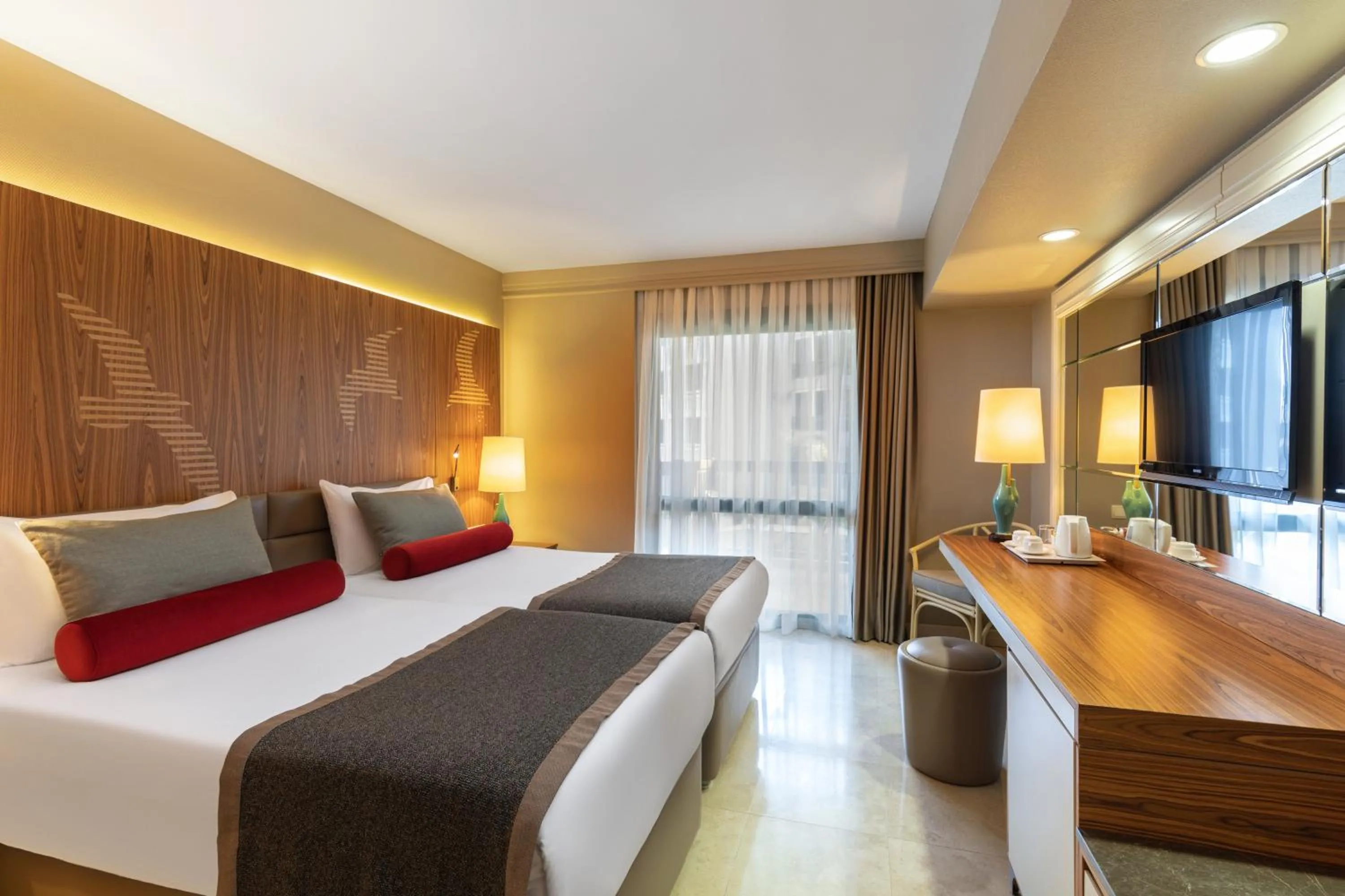 Bed in Paloma Perissia