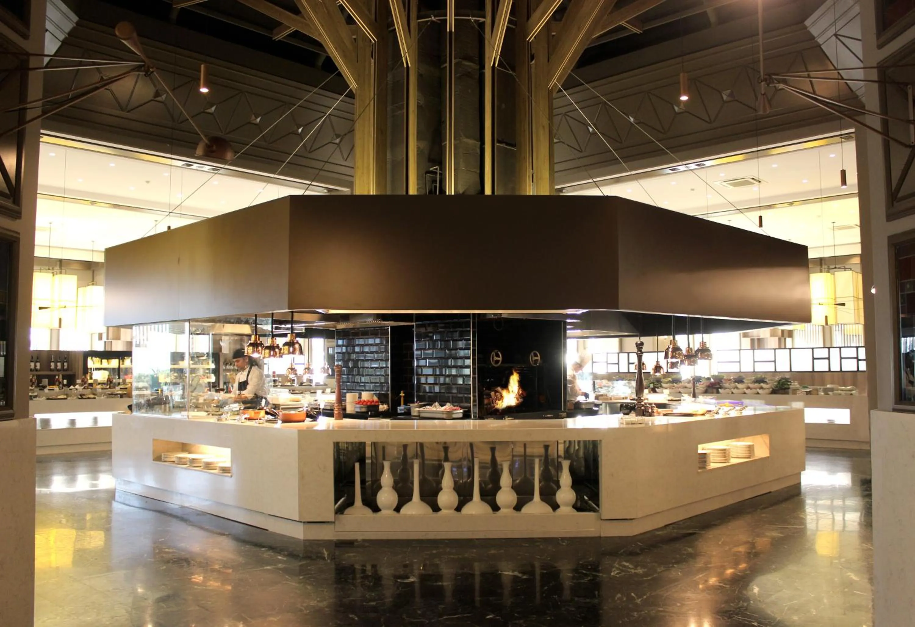 Restaurant/places to eat in Paloma Perissia