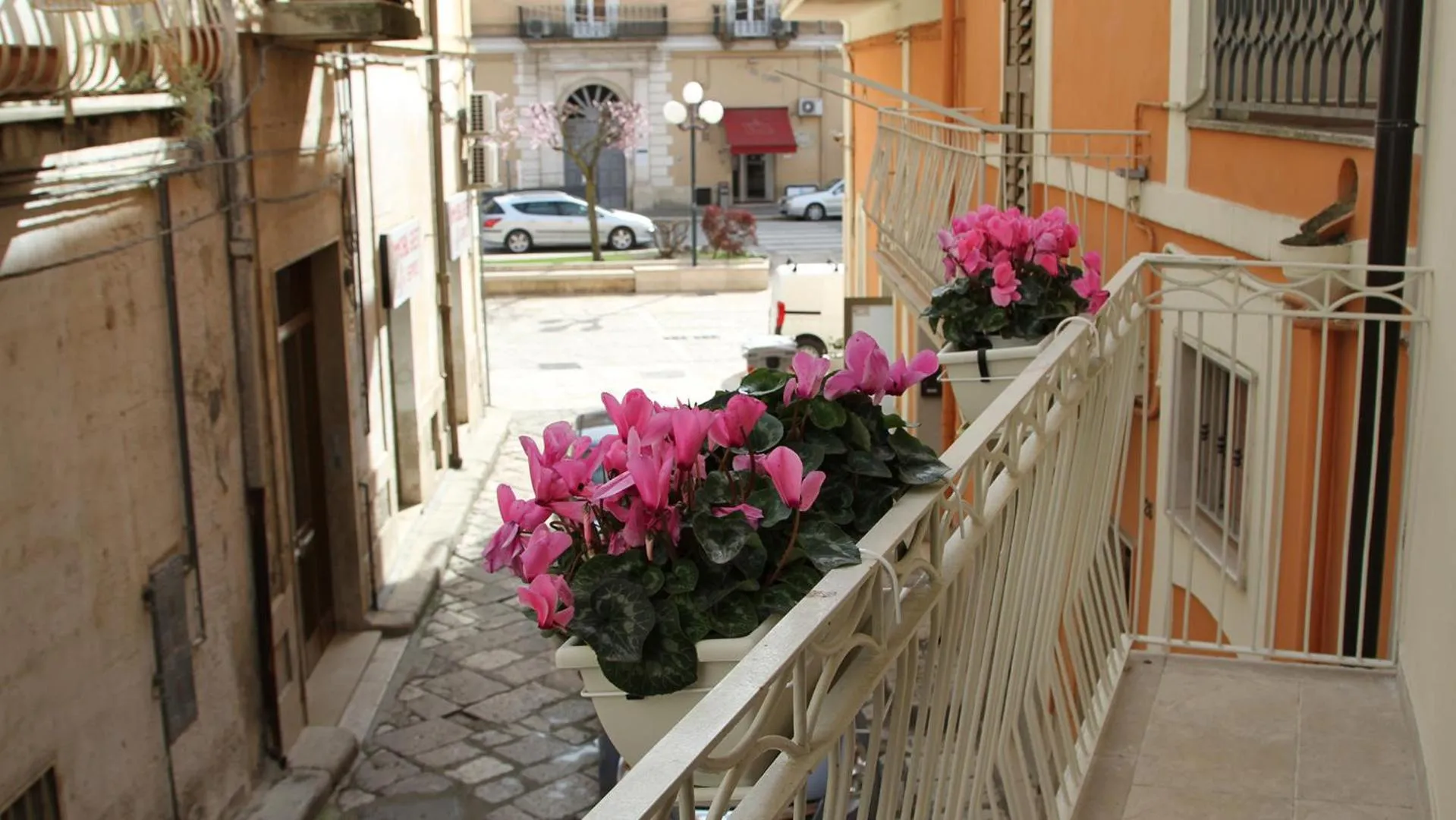 Property building in Porta San Michele