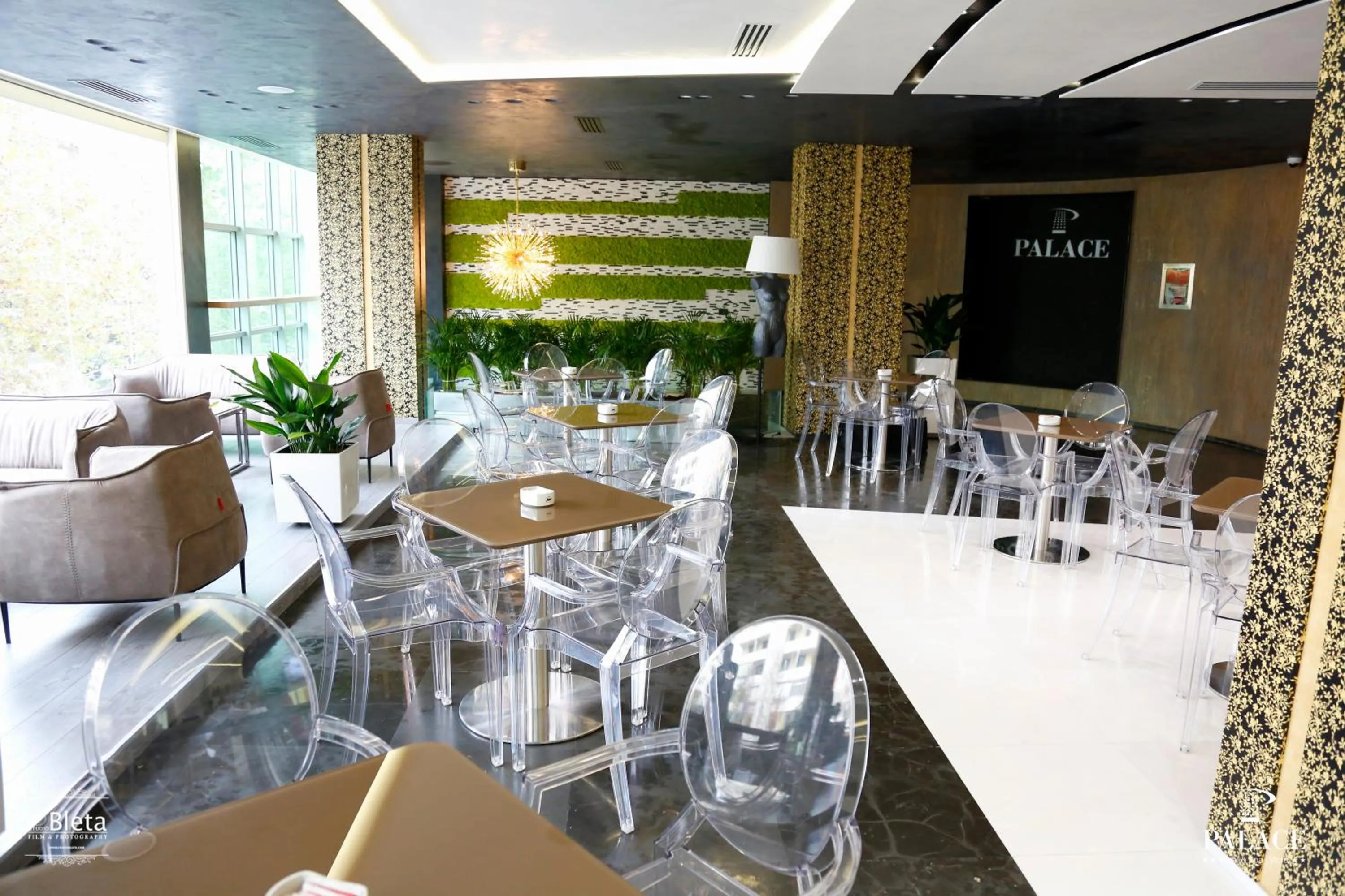 Communal lounge/ TV room in Hotel Palace