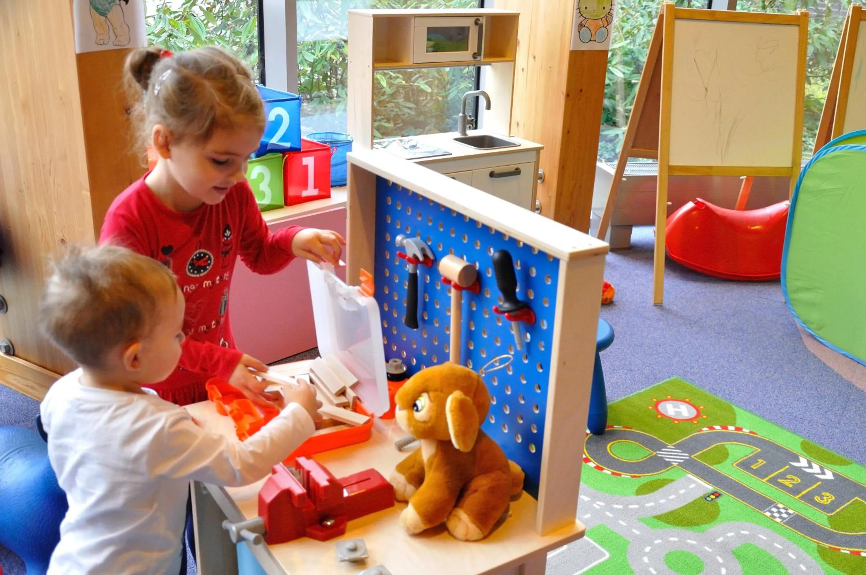 young children in Hotel Aquarius SPA