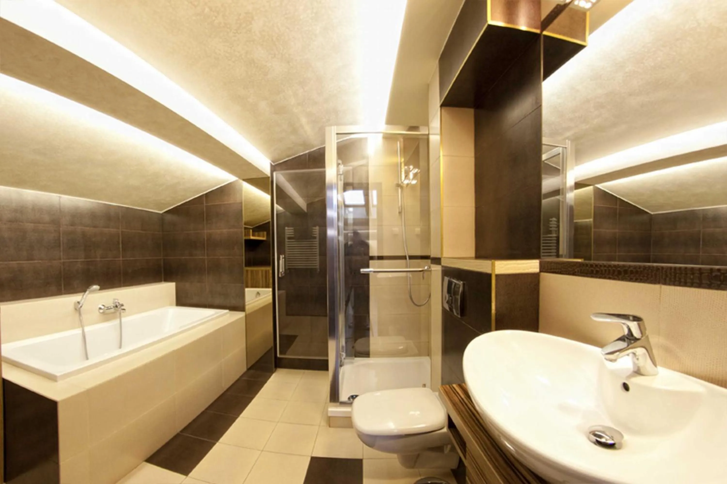 Shower in Yourplace Biskupia Old Town Apartments