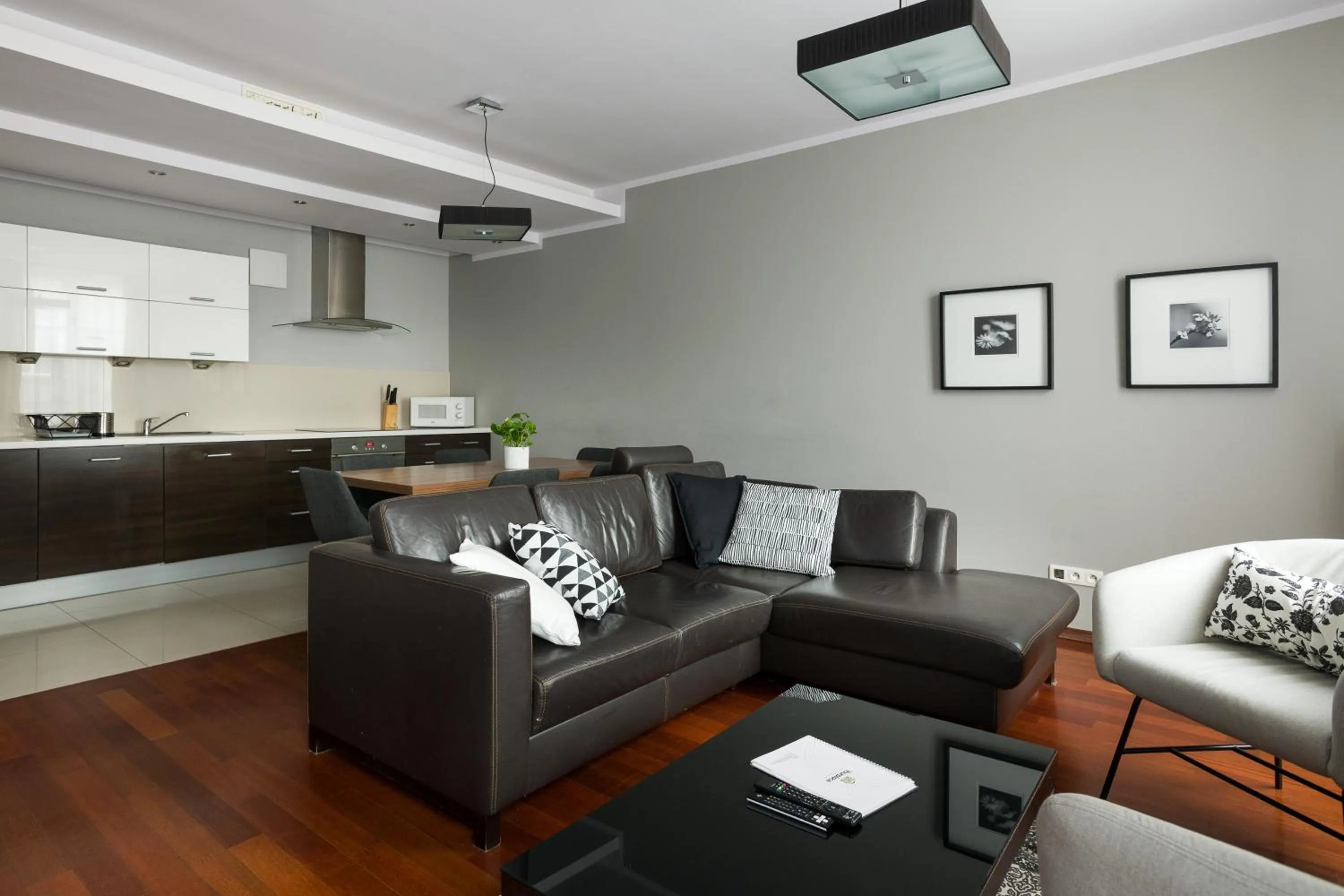 Kitchen or kitchenette in Yourplace Biskupia Old Town Apartments