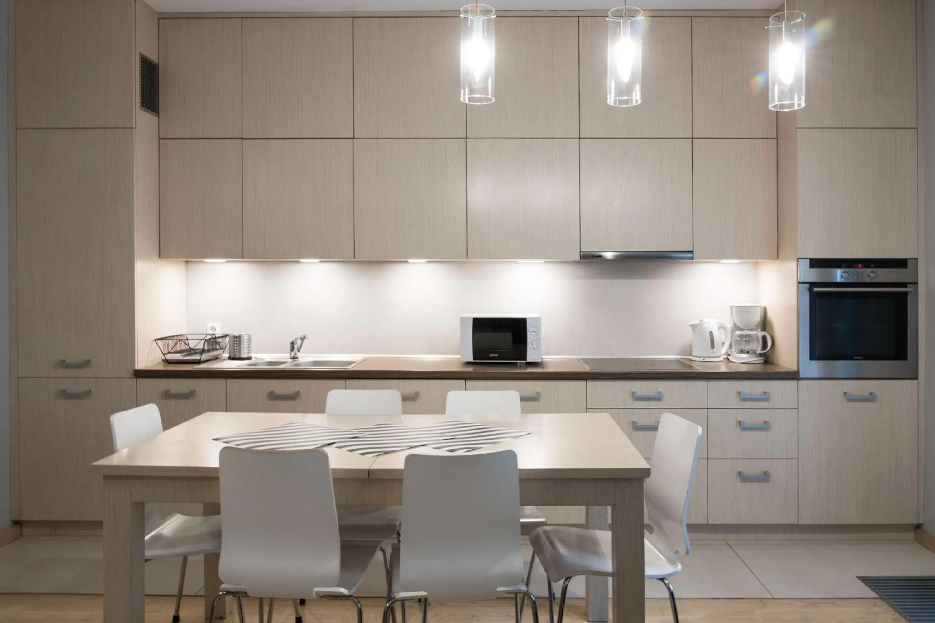 Kitchen or kitchenette in Yourplace Biskupia Old Town Apartments