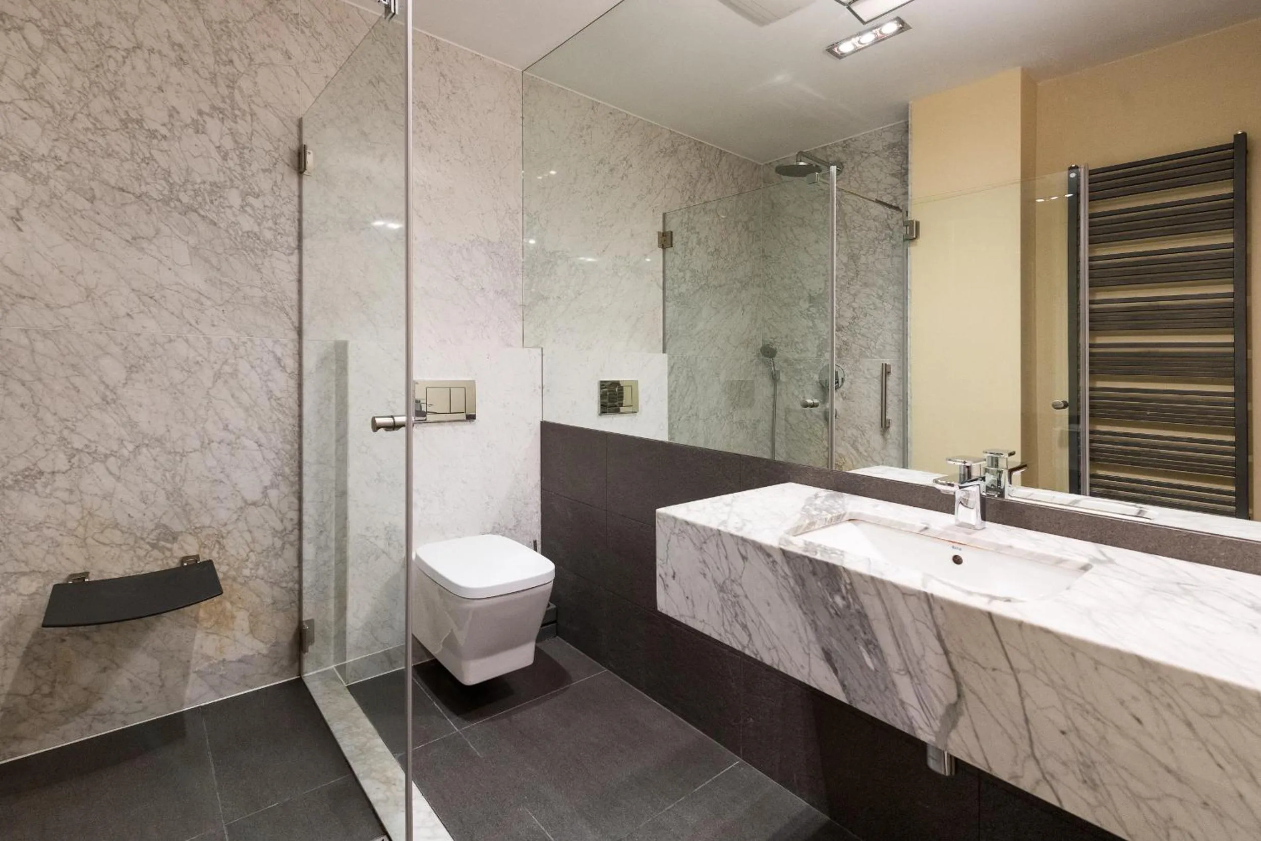 Shower in Yourplace Biskupia Old Town Apartments