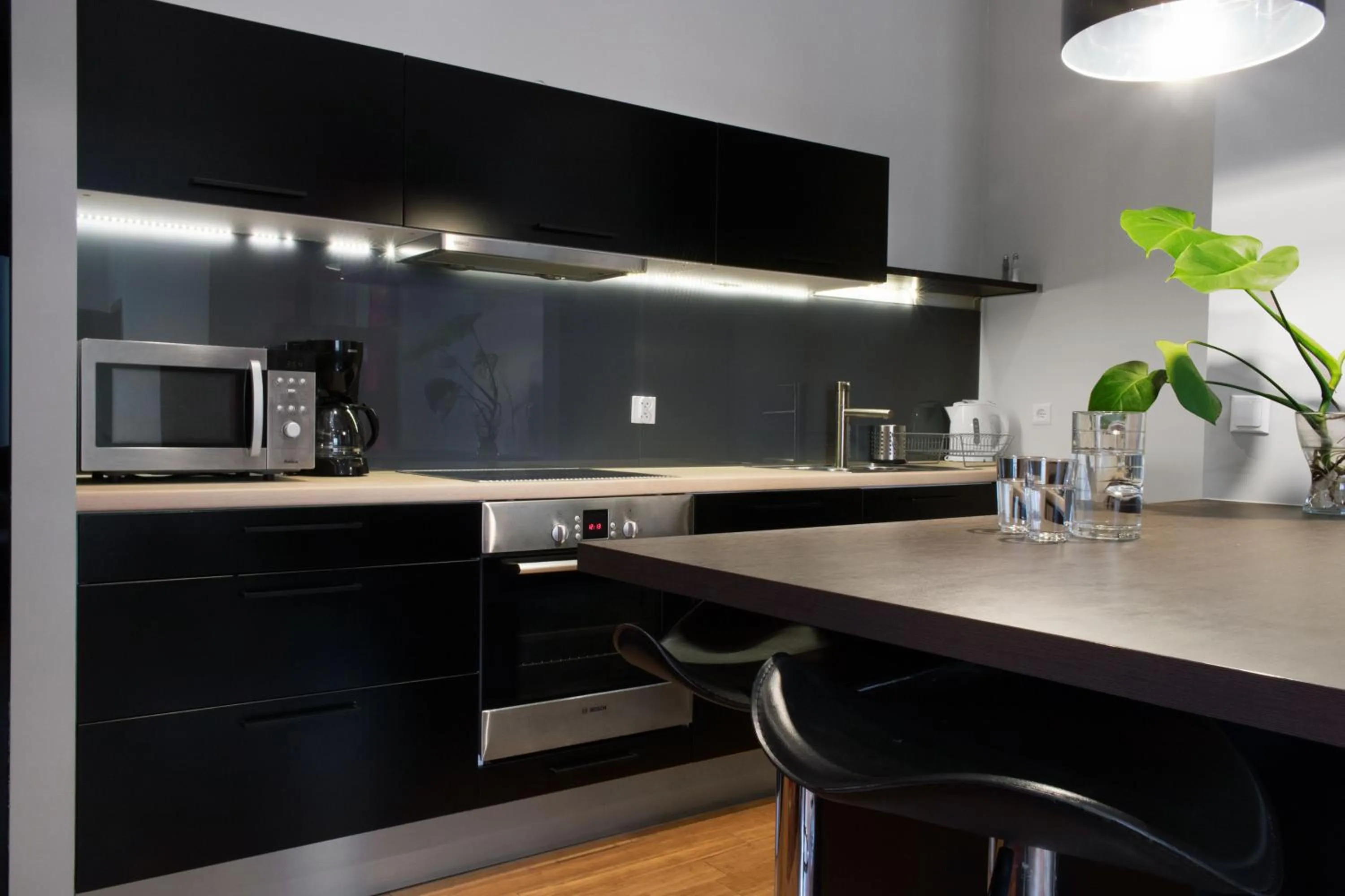 Kitchen or kitchenette in Yourplace Biskupia Old Town Apartments