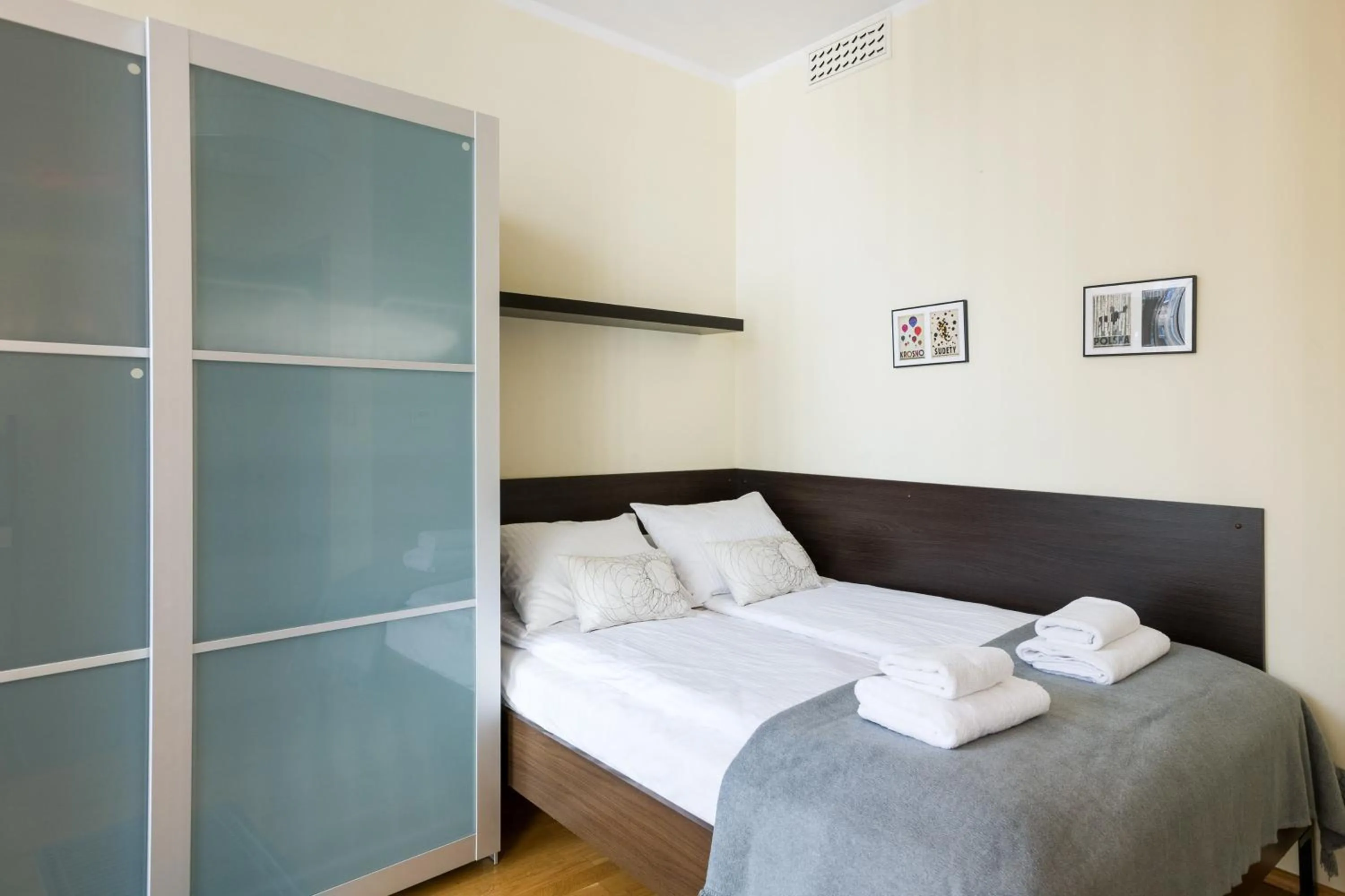 Bed in Yourplace Biskupia Old Town Apartments