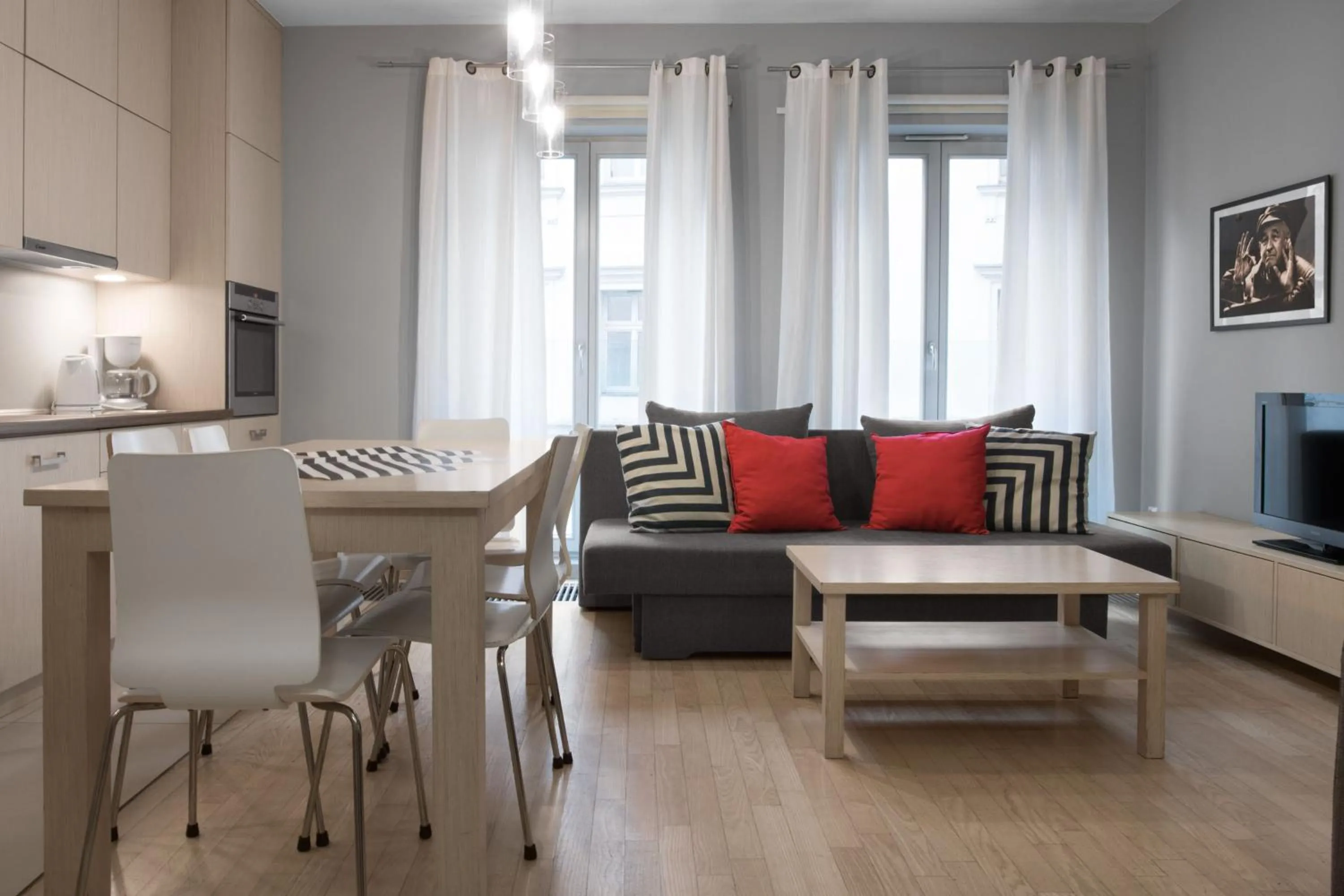 TV and multimedia in Yourplace Biskupia Old Town Apartments