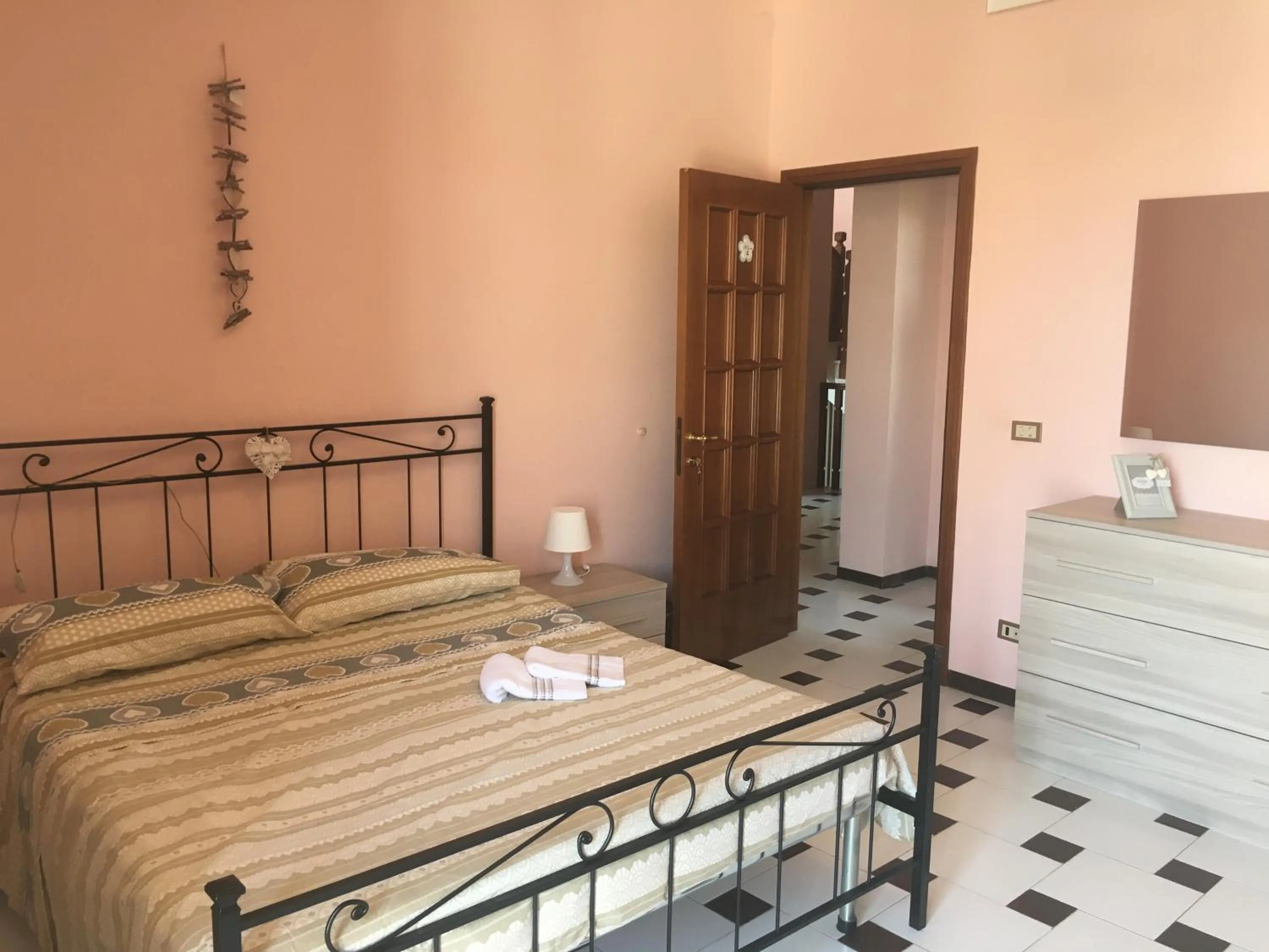 Photo of the whole room, Bed in Pollutrendy