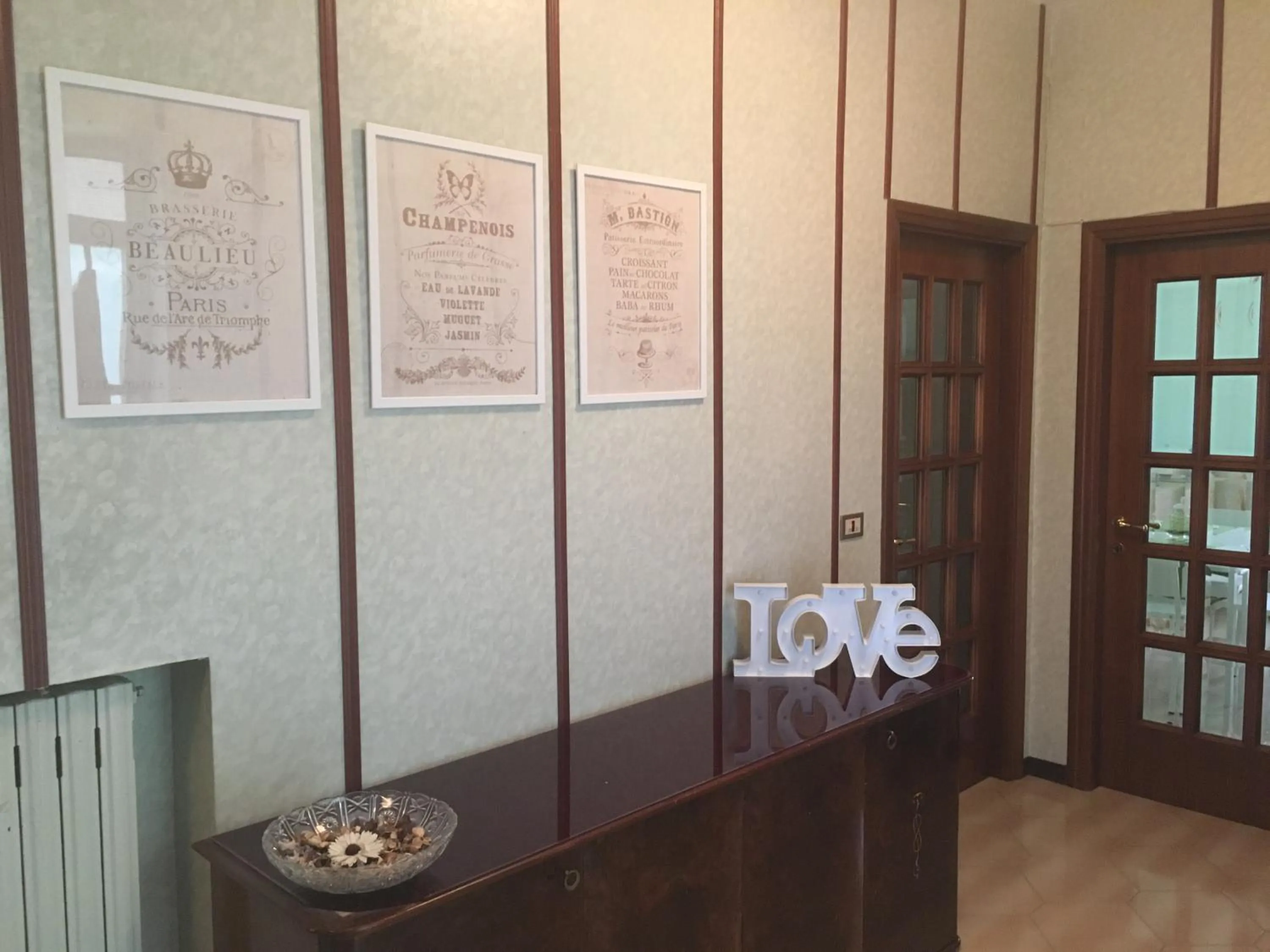 Decorative detail in Pollutrendy