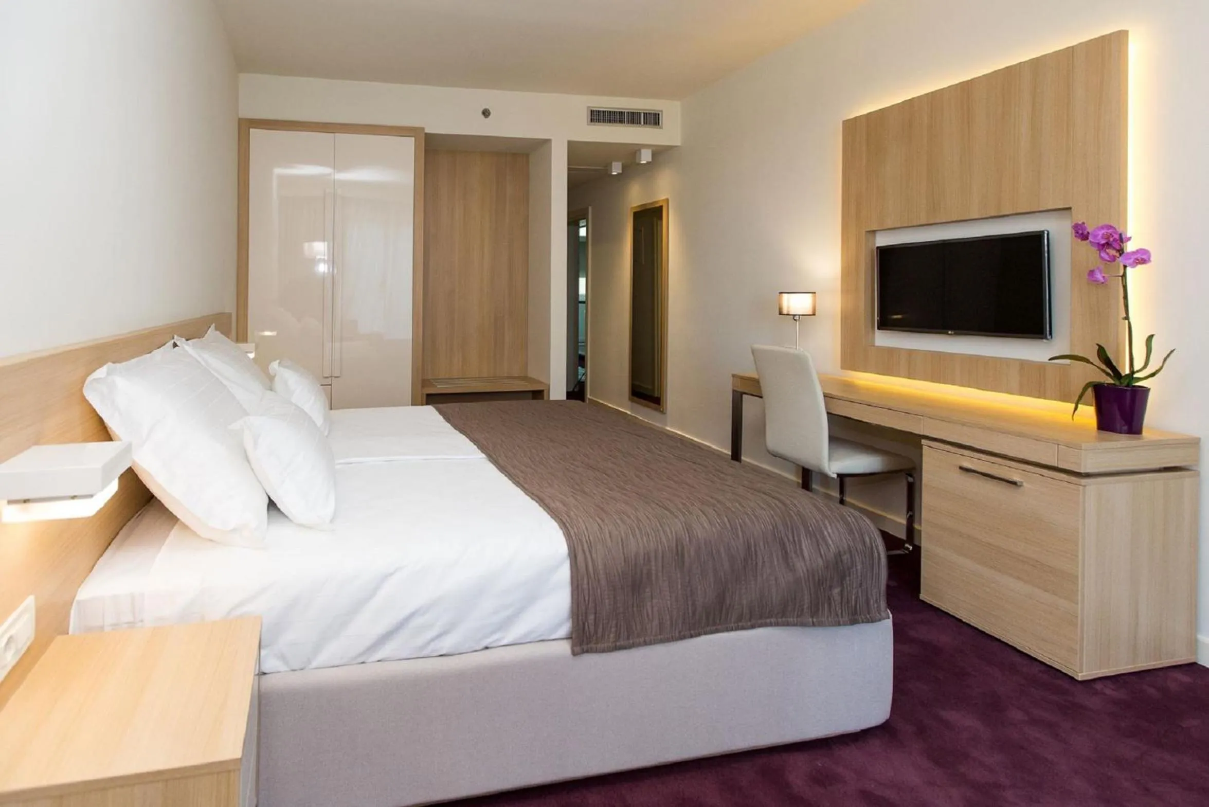 Bed in Hotel Crikvenica