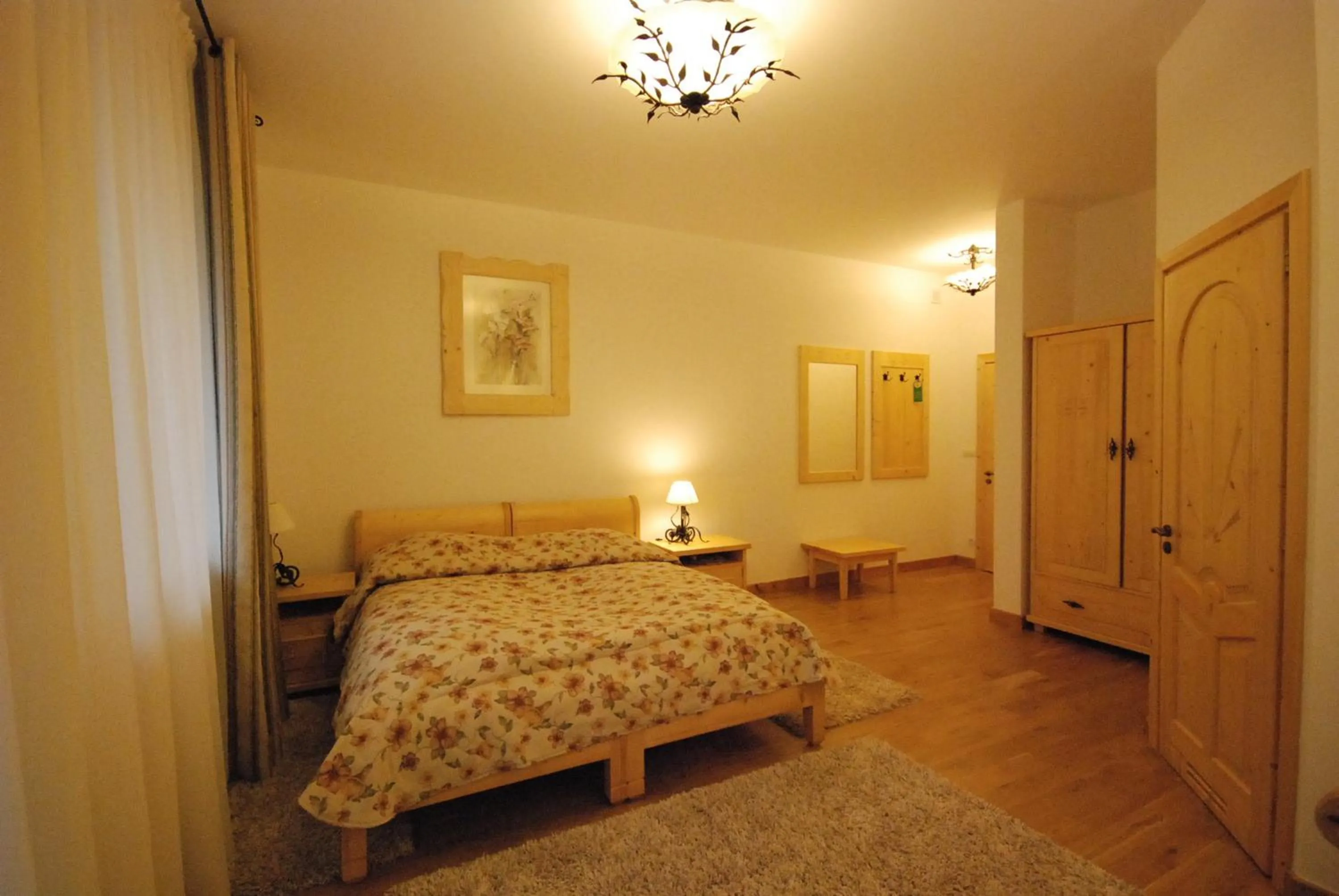 Decorative detail, Bed in Willa Kominiarski Wierch