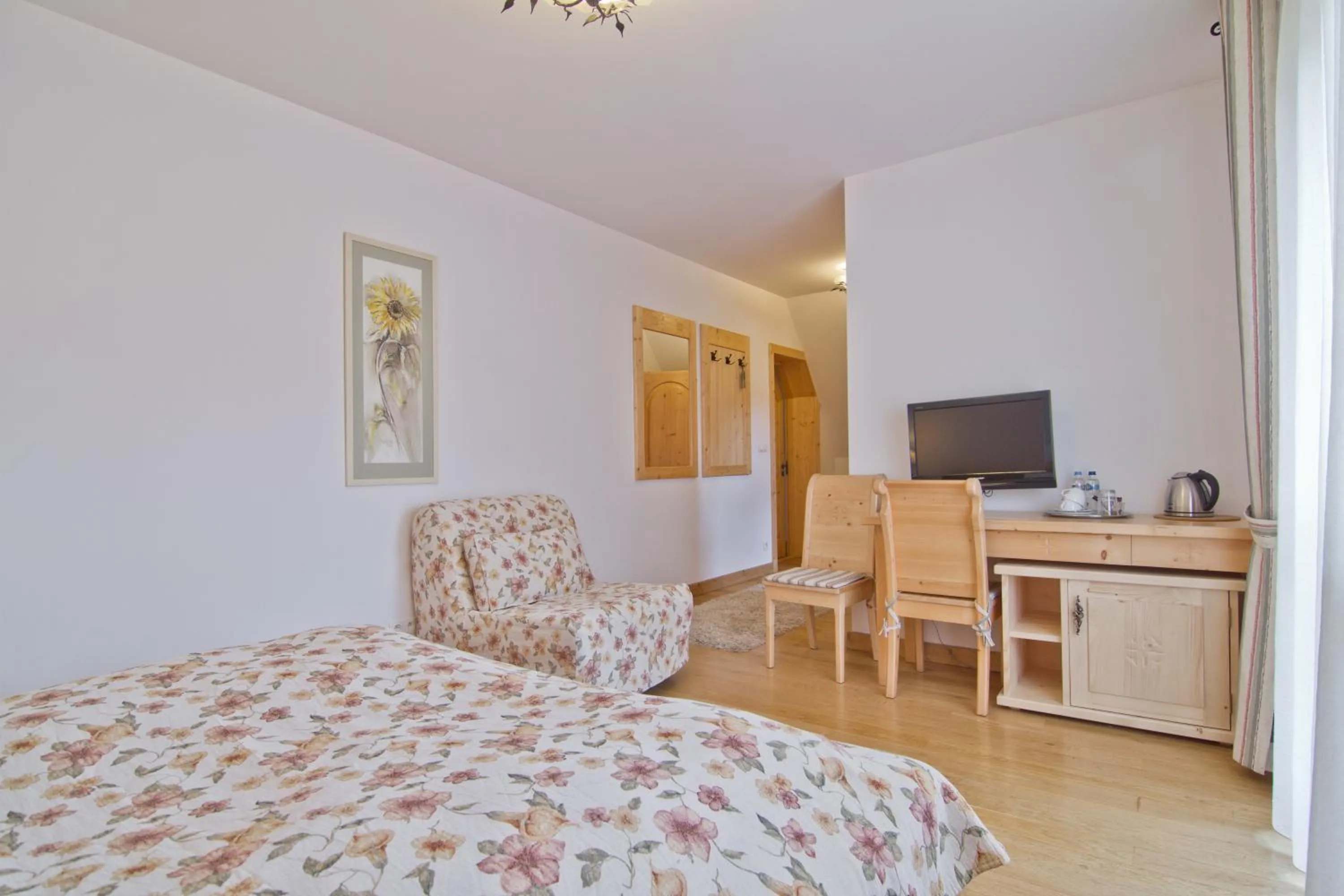 Decorative detail, Bed in Willa Kominiarski Wierch