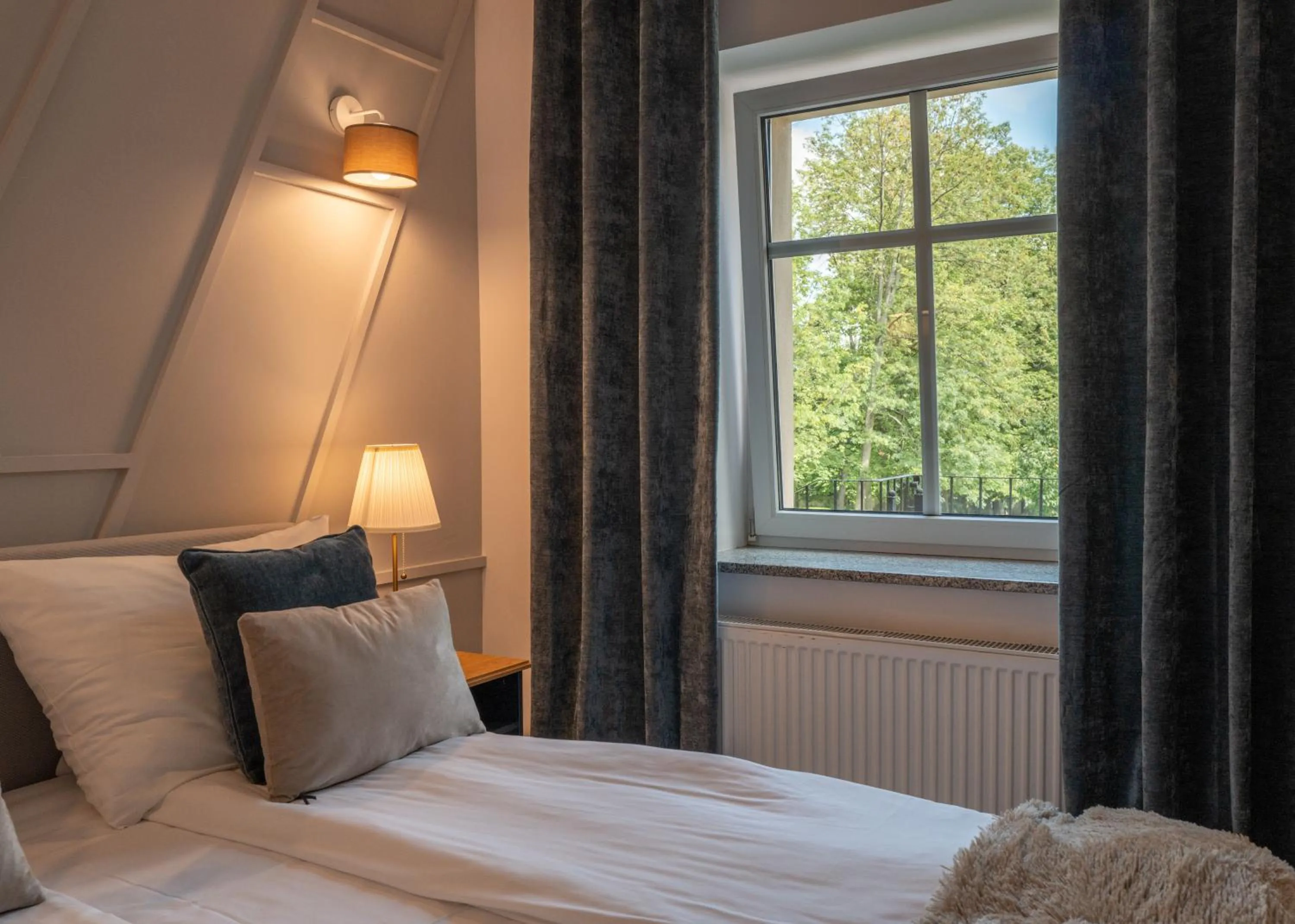 Bed in Hotel Dębowy Biowellness & SPA Góry Sowie