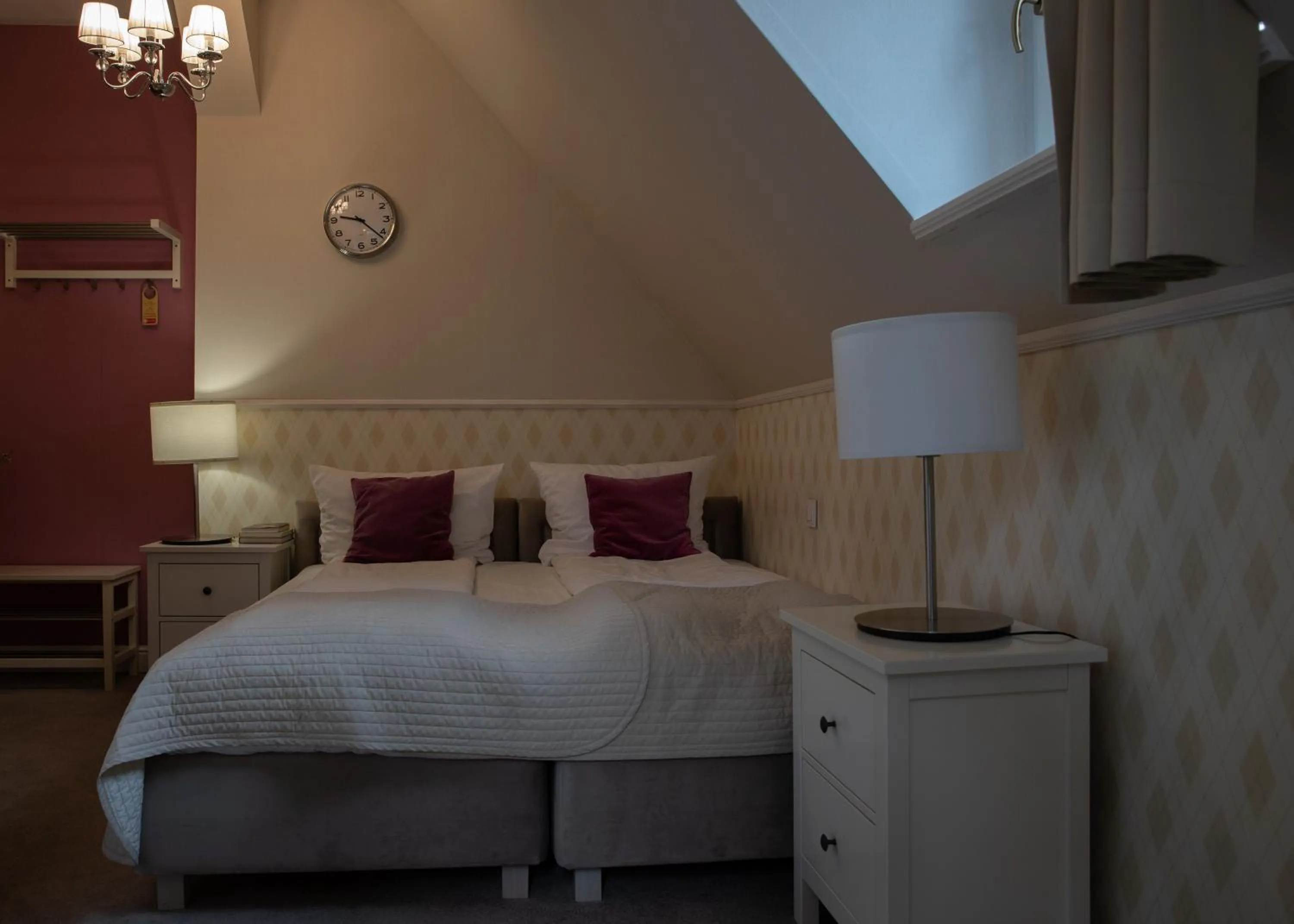 Bed in Hotel Dębowy Biowellness & SPA Góry Sowie