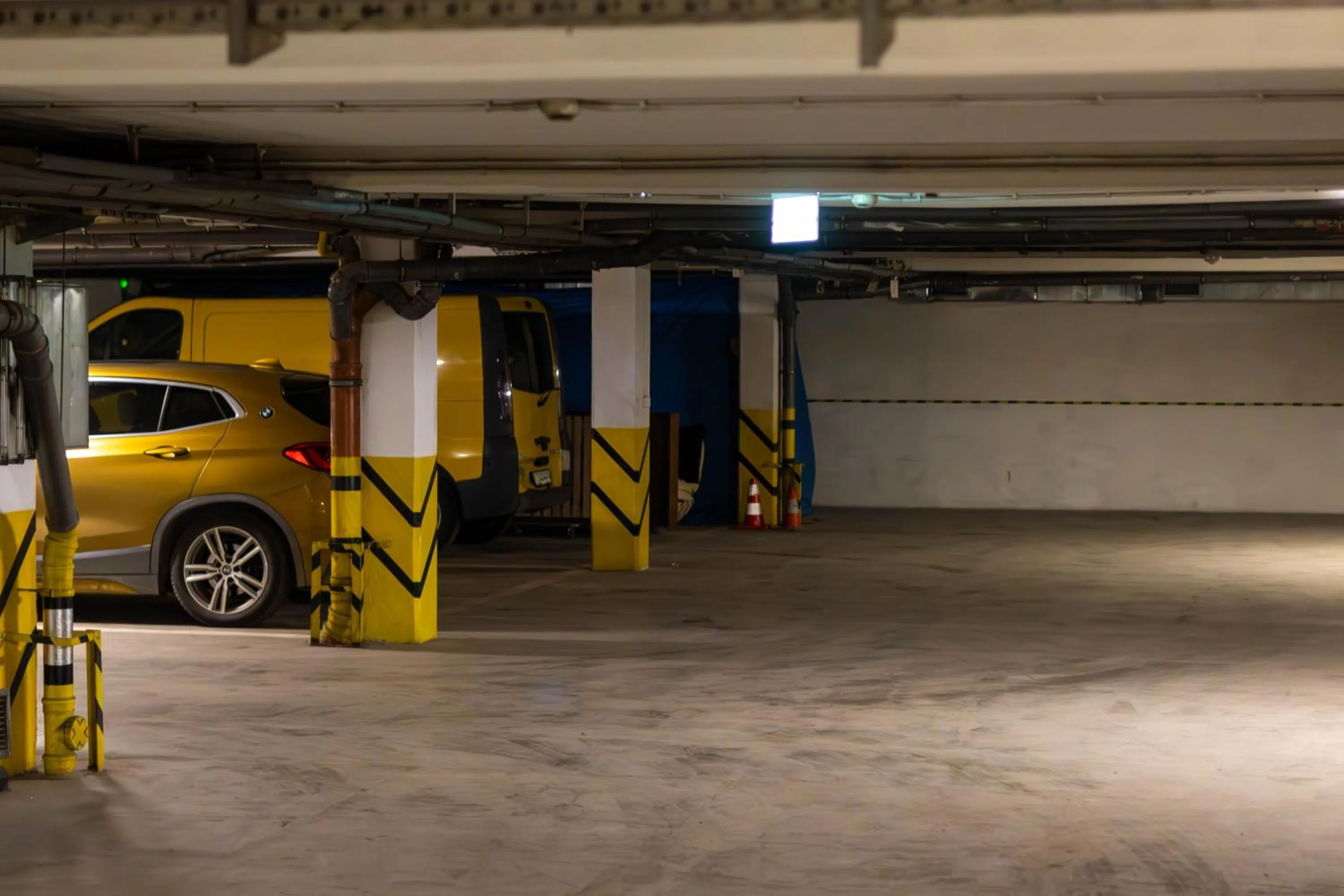 Parking in Hit Hotel