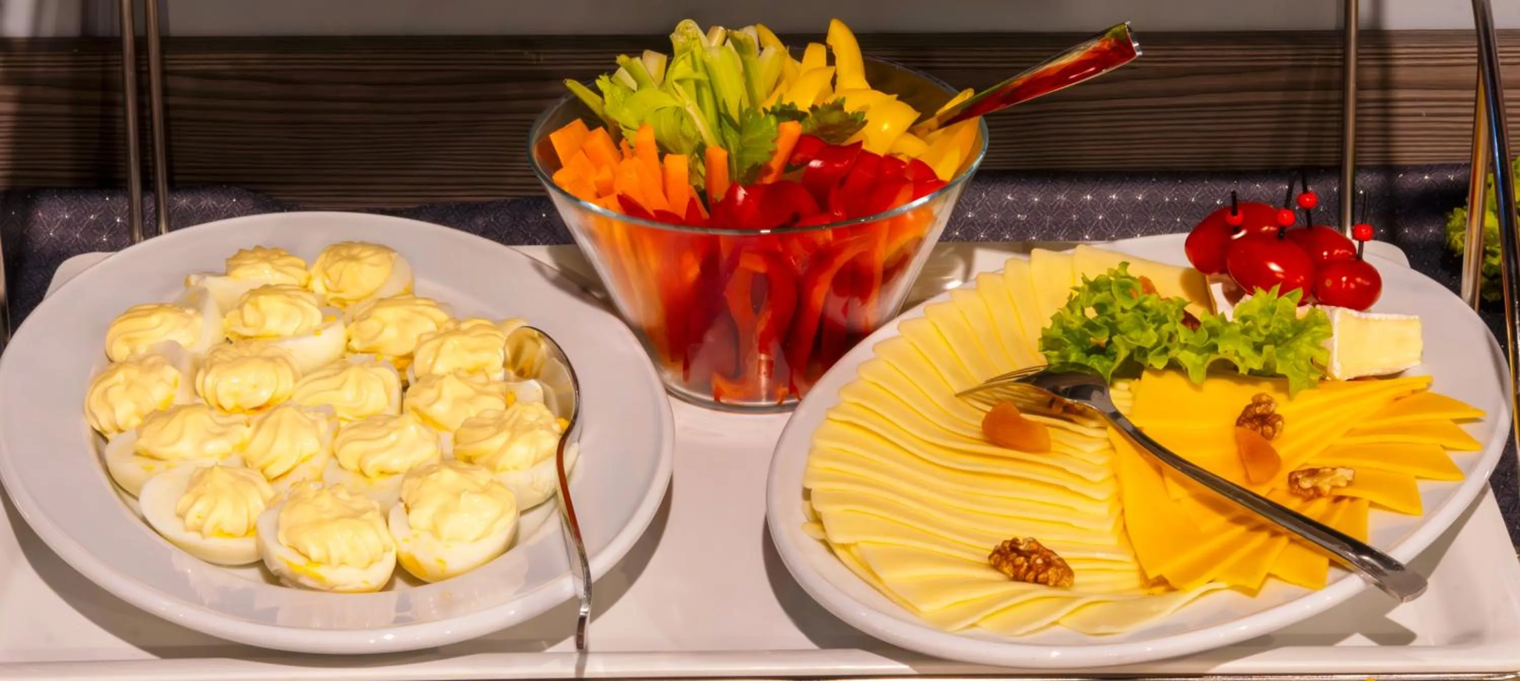 Restaurant/places to eat in Hit Hotel