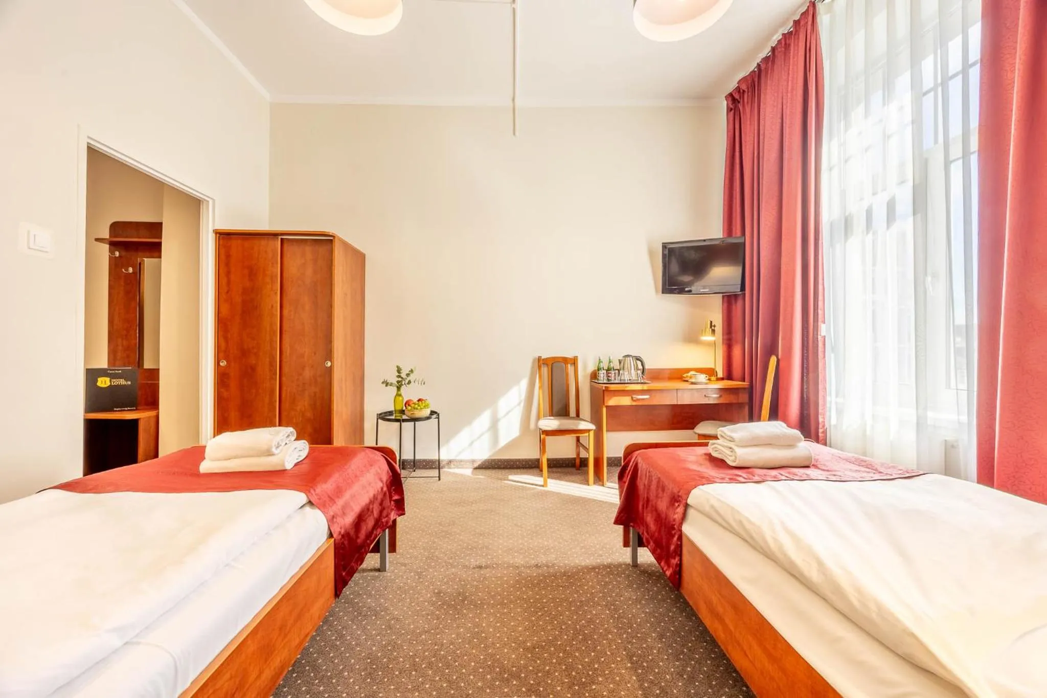 towels, Bed in Hotel Lothus