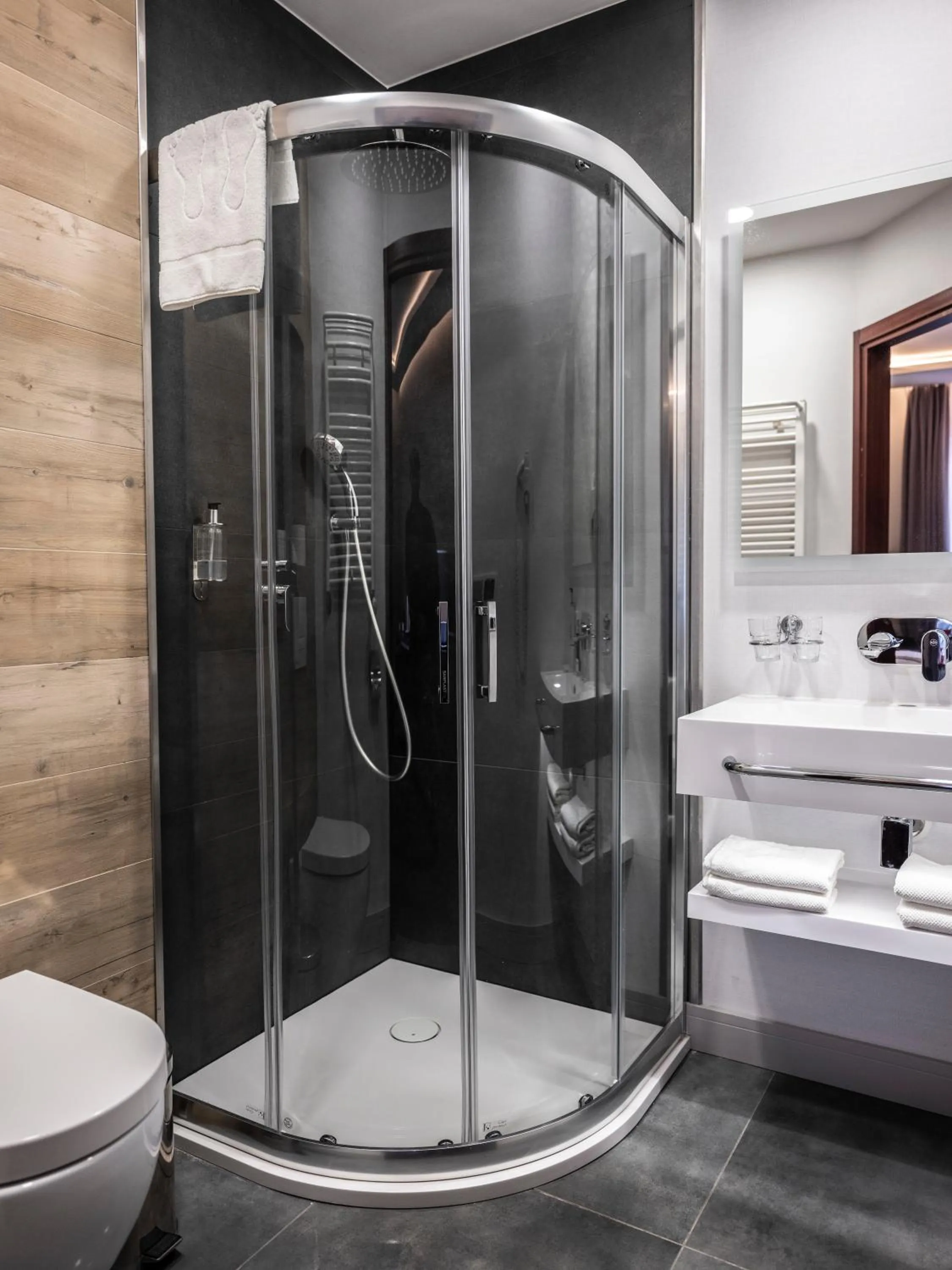 Shower in Hotel Europa Starachowice