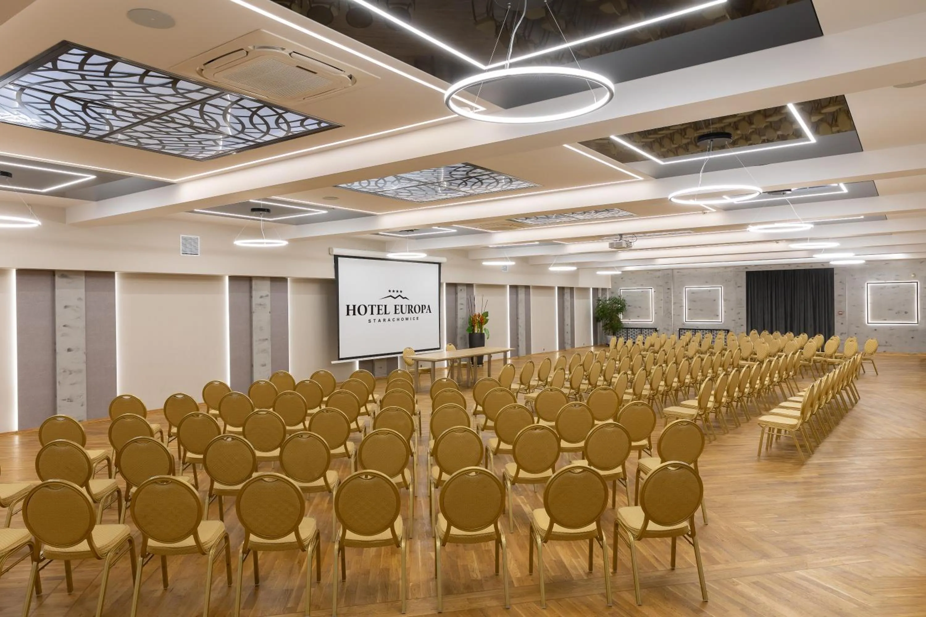 Business facilities in Hotel Europa Starachowice