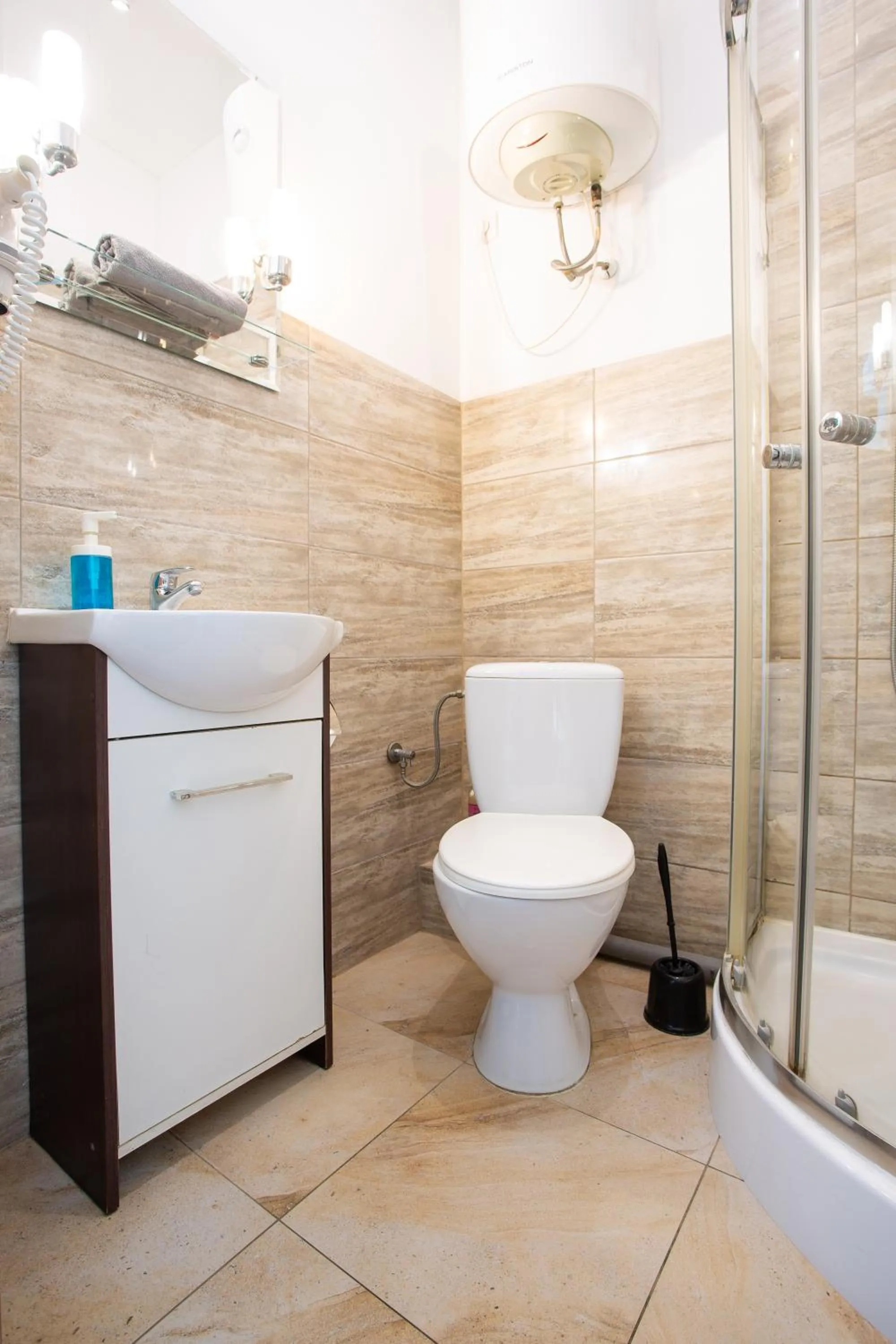 Shower in Moon Hostel Wrocław