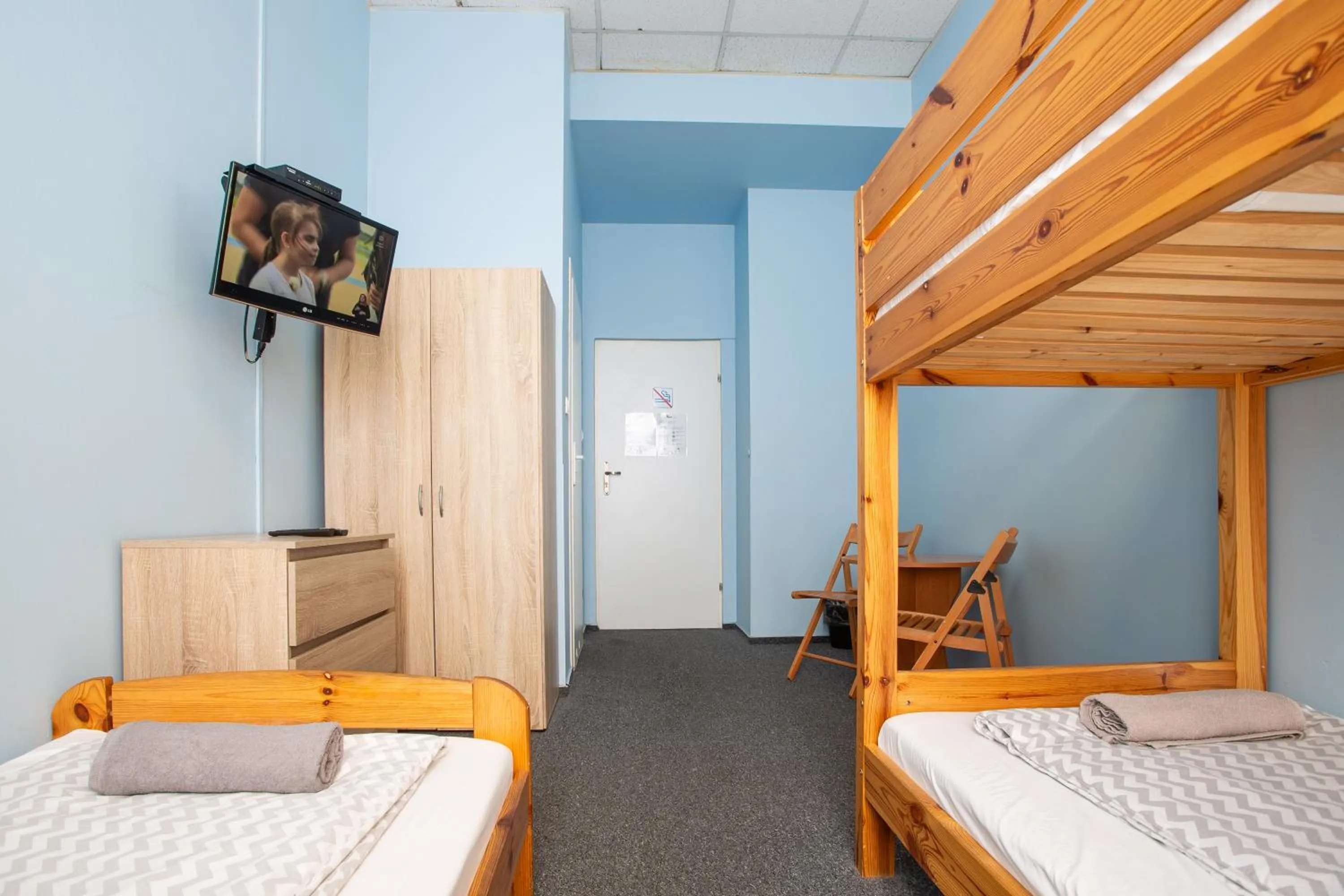 Photo of the whole room, Bed in Moon Hostel Wrocław