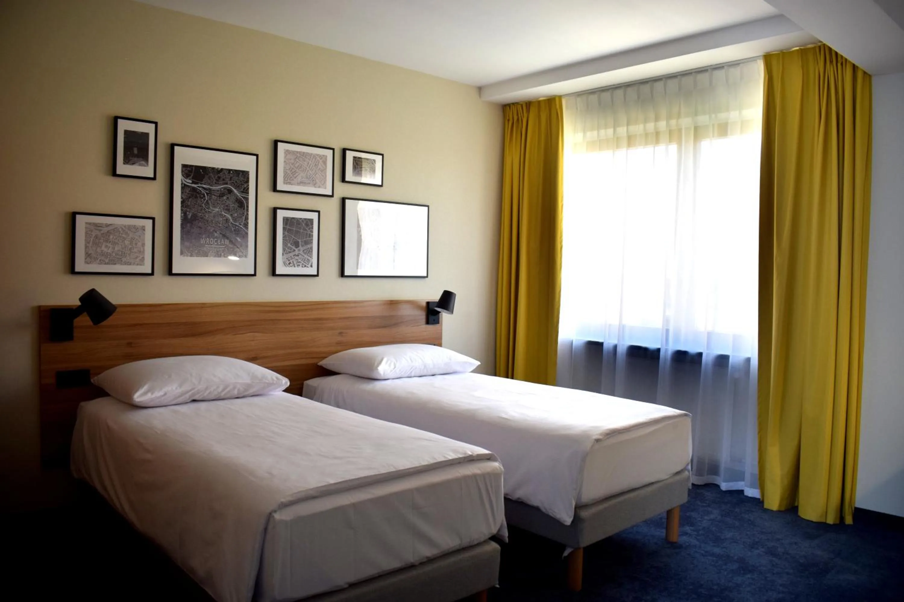 Photo of the whole room, Bed in Tulip Hotels - Wroclaw Centre