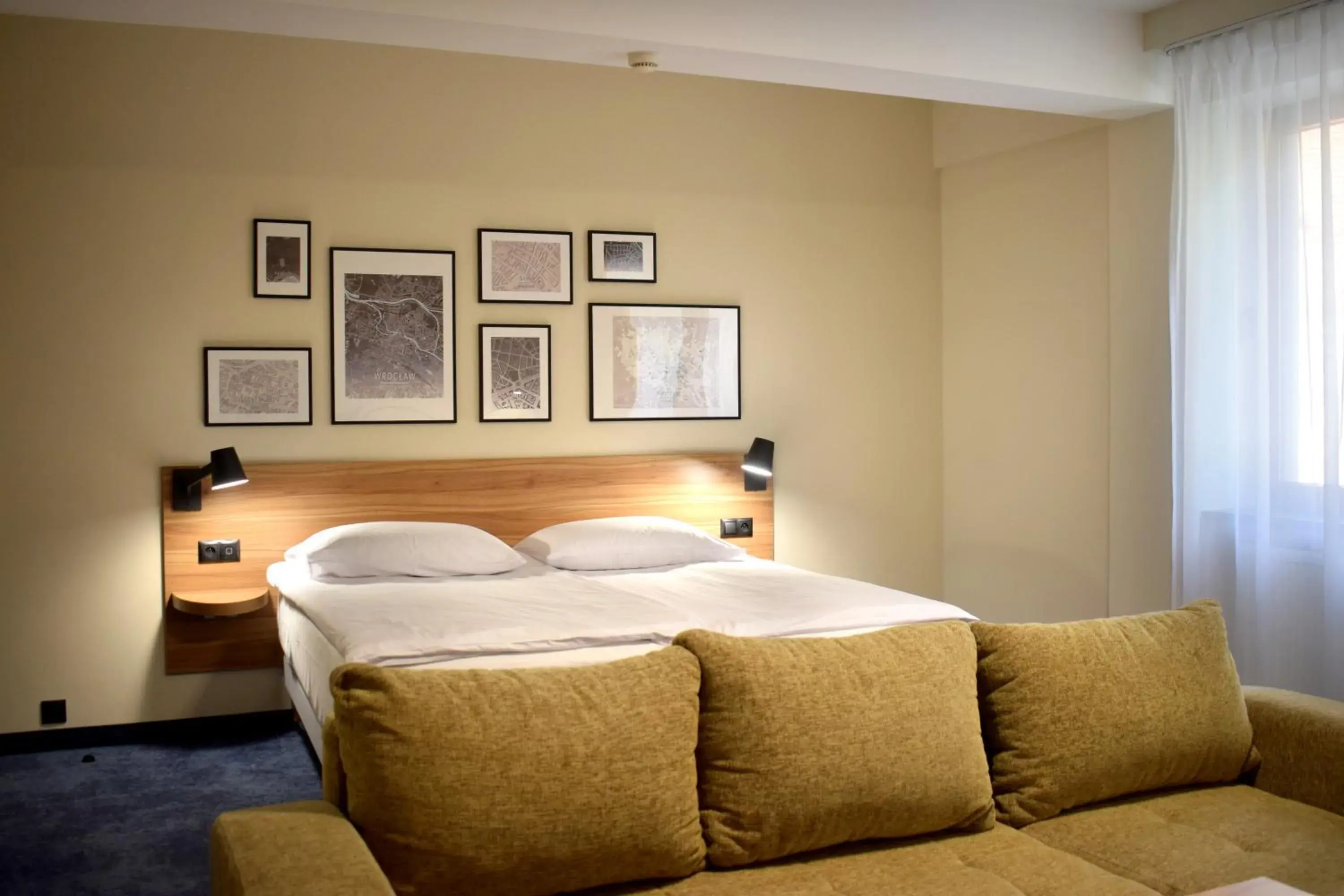 Suite With King Bed And Sofa in Tulip Hotels - Wroclaw Centre Suite With King Bed And Sofa in Tulip Hotels - Wroclaw Centre