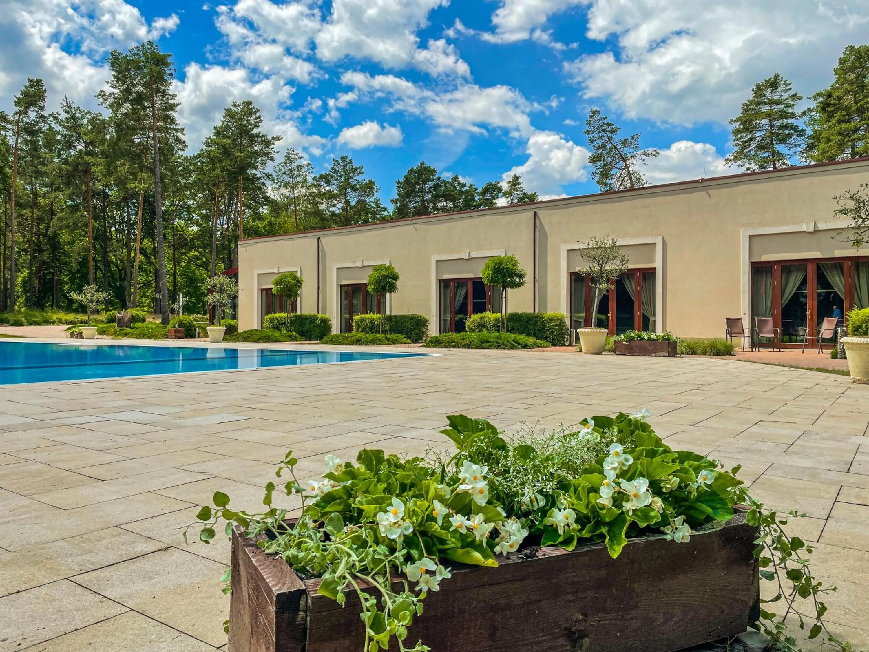 Property building in Park Rekreacyjno-Biznesowy Las Woda