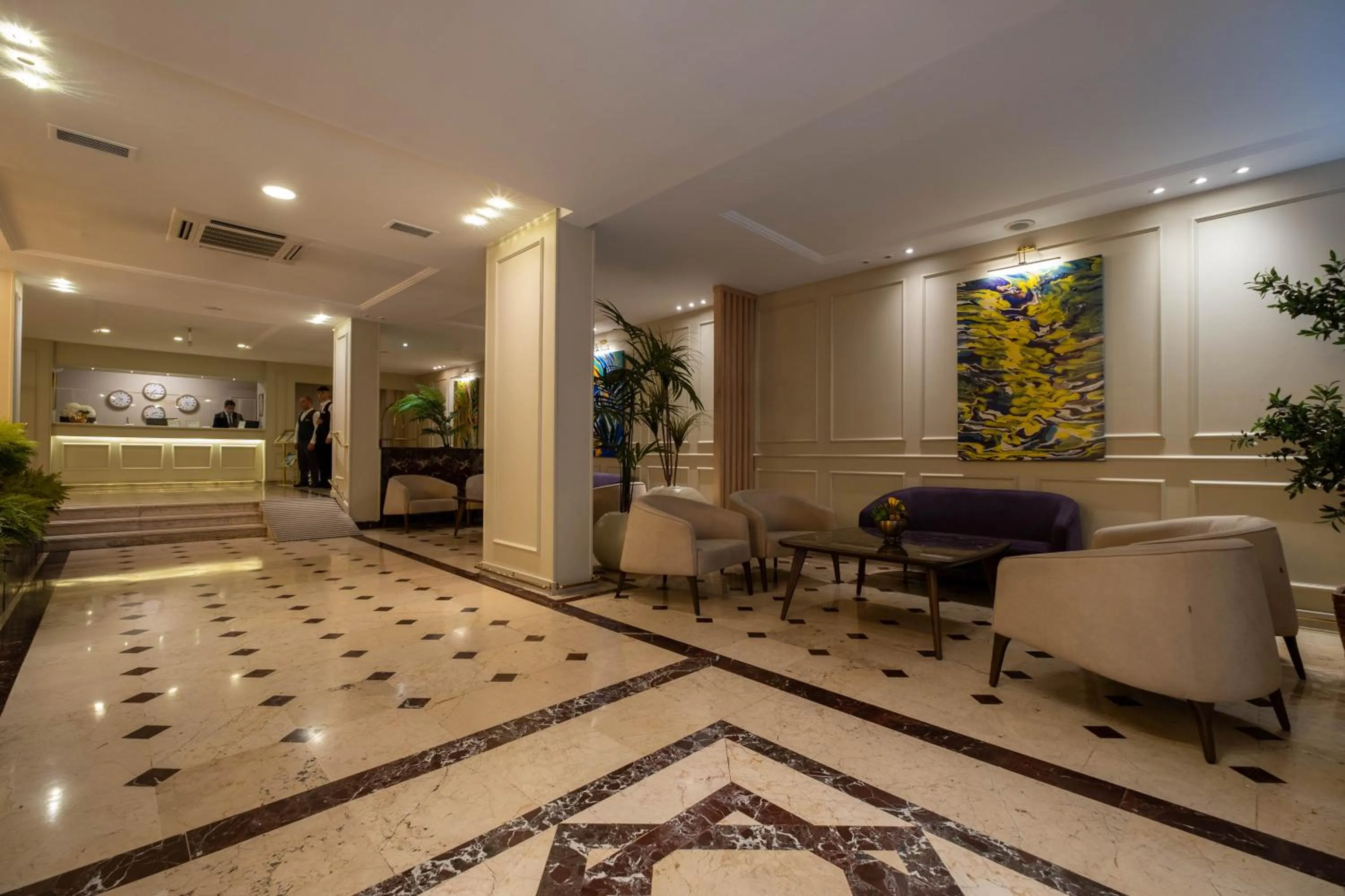 Lobby or reception in Berr Hotel
