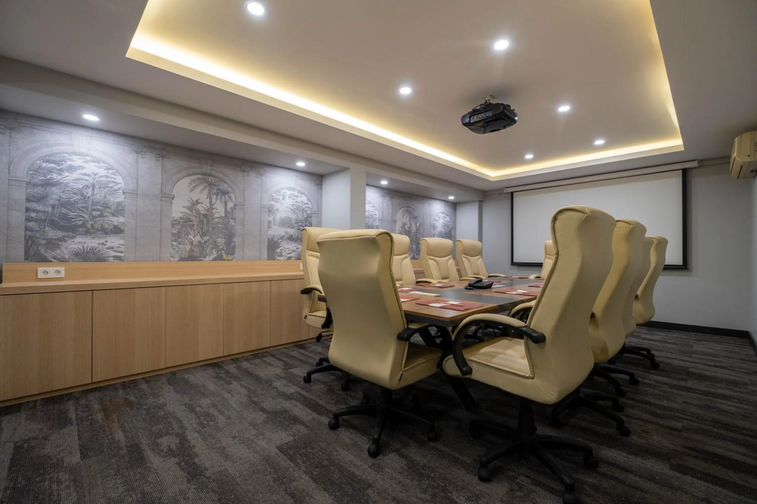 Meeting/conference room in Berr Hotel