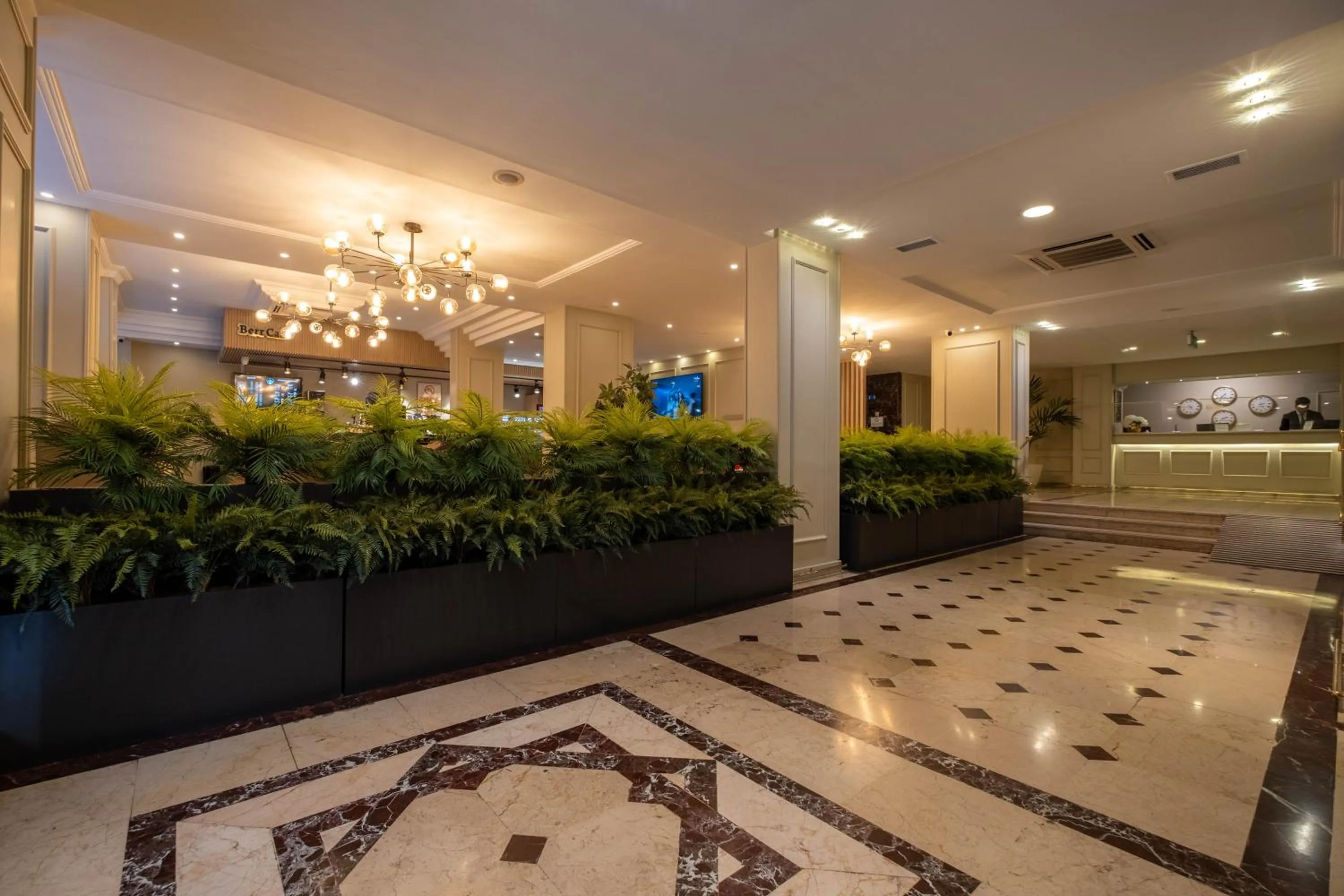 Lobby or reception in Berr Hotel