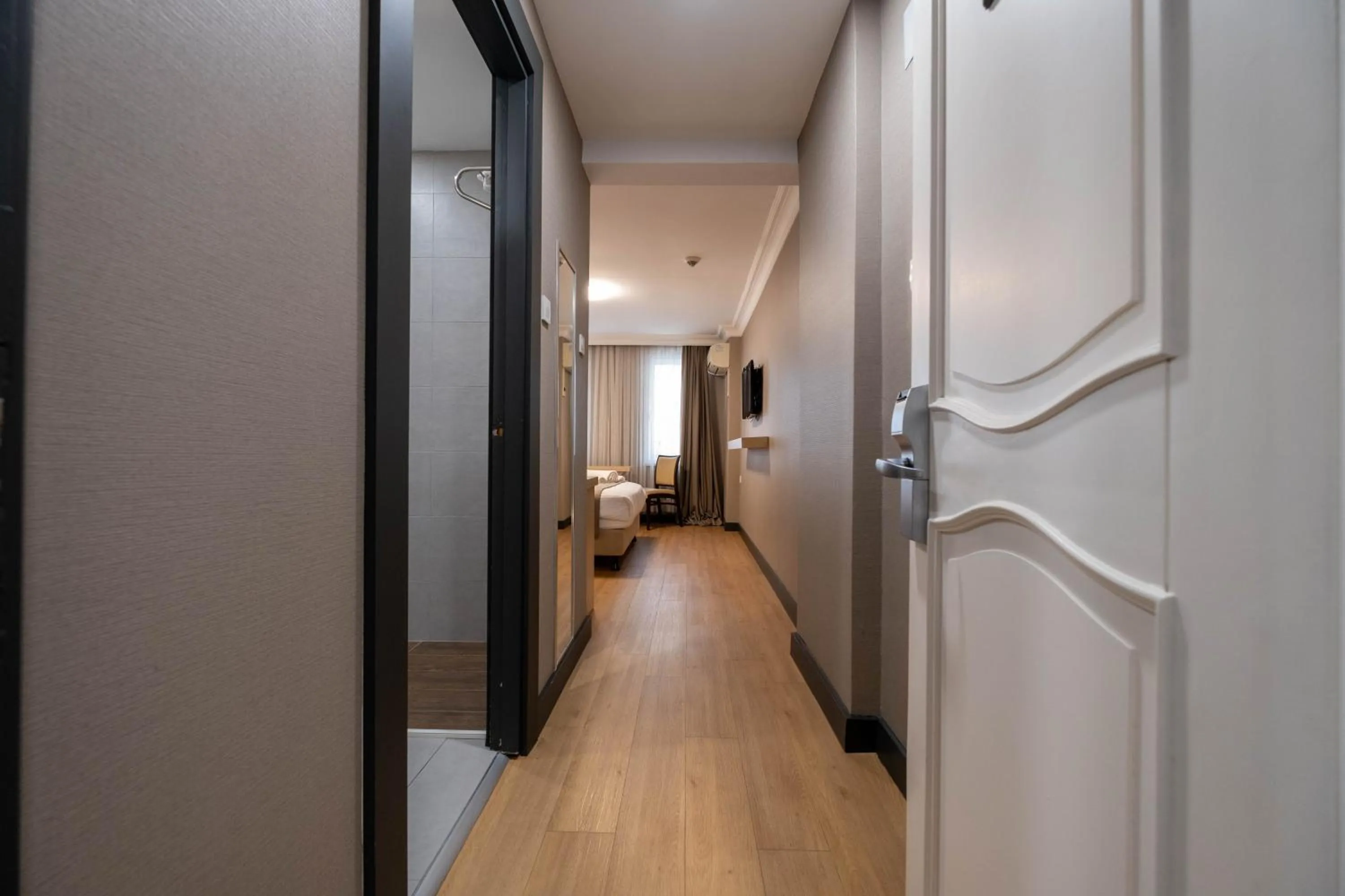 Photo of the whole room in Berr Hotel