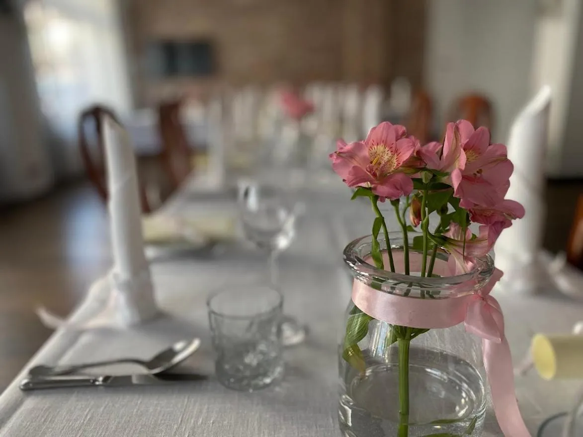 Restaurant/places to eat in Hotel Rejs