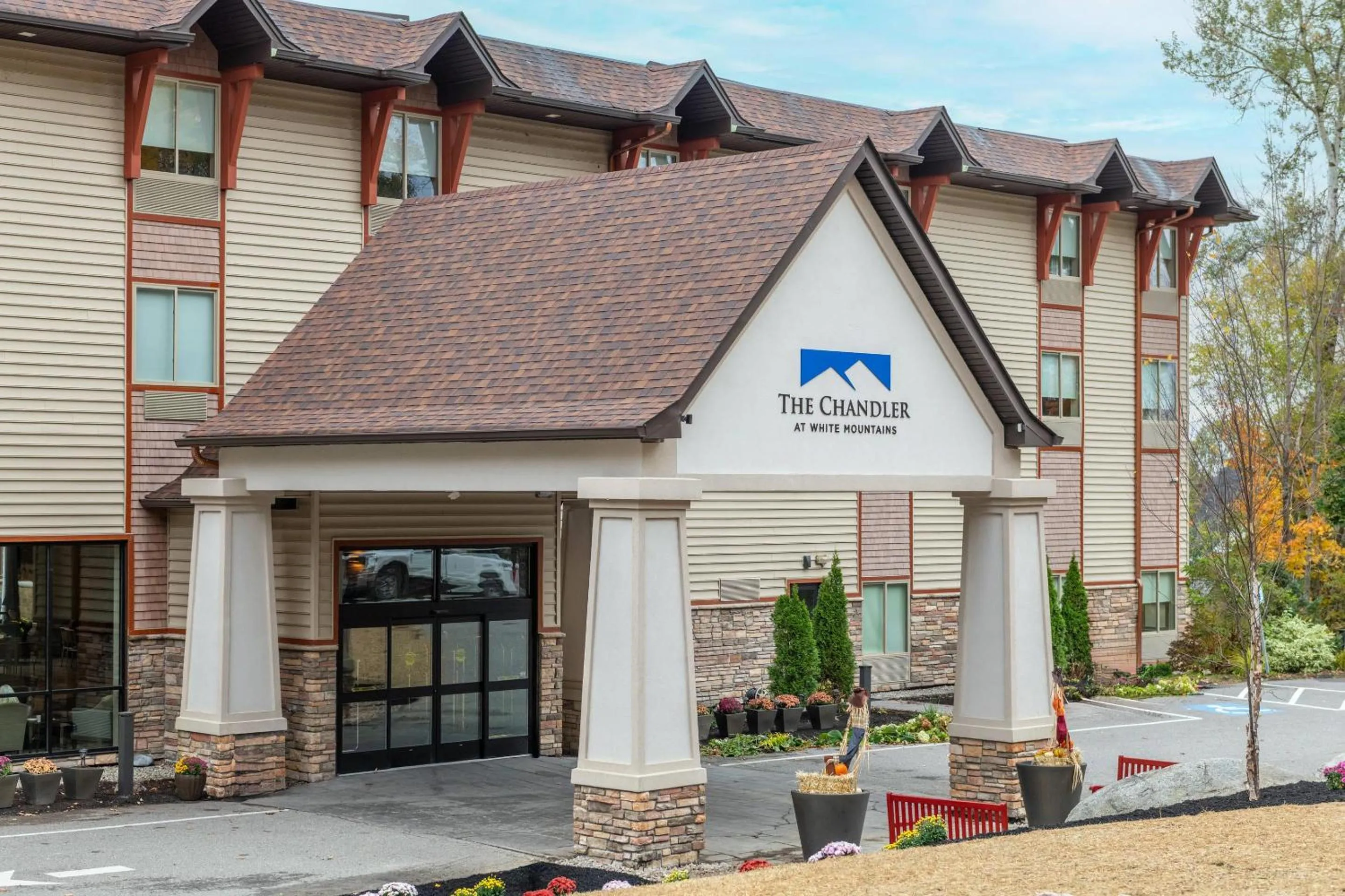 Property building in The Chandler Inn Bethlehem - Littleton, an Ascend Collection Hotel
